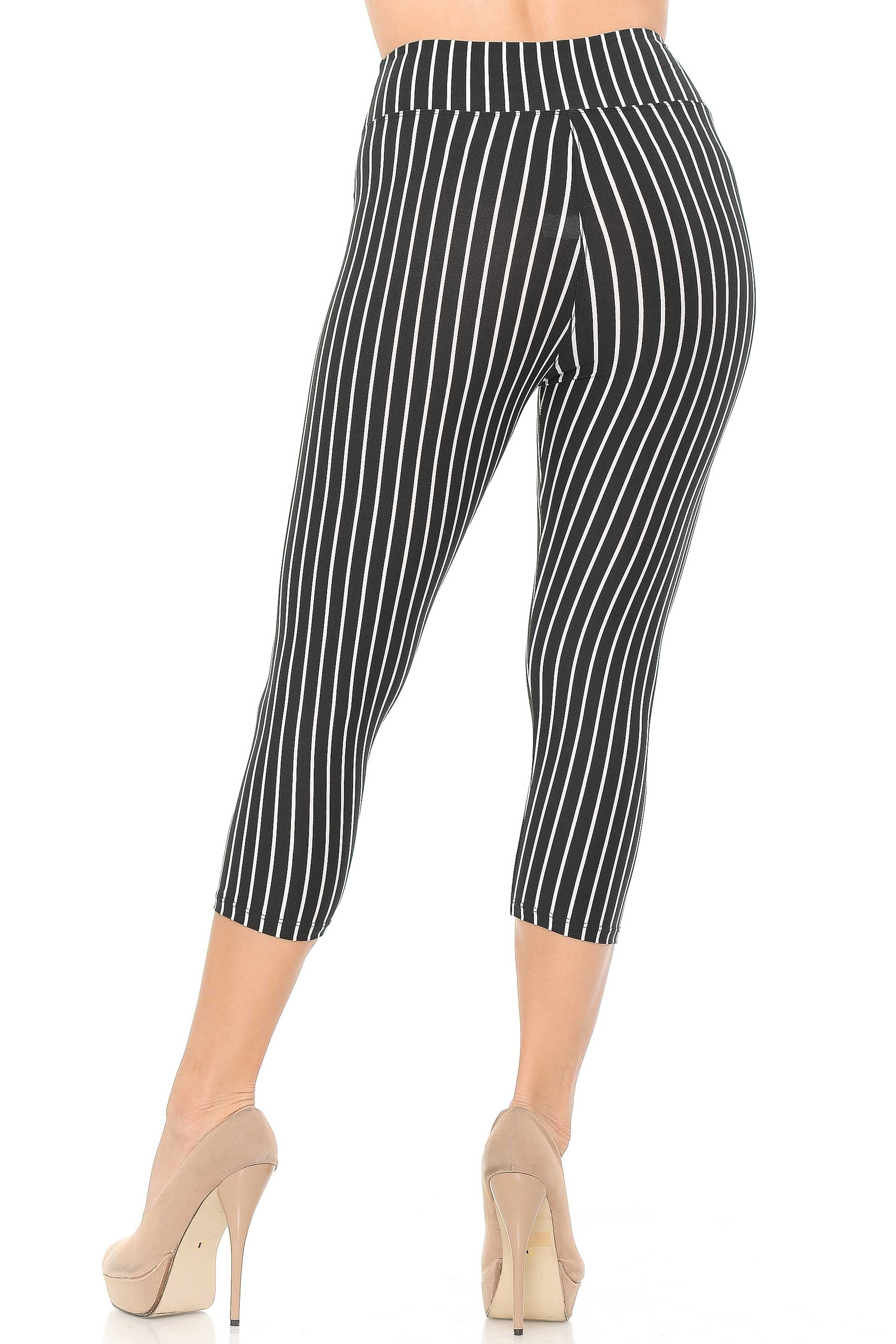 Buttery Soft Pinstripe High Waisted Capris - 3 Inches (One Size Regular,Black)