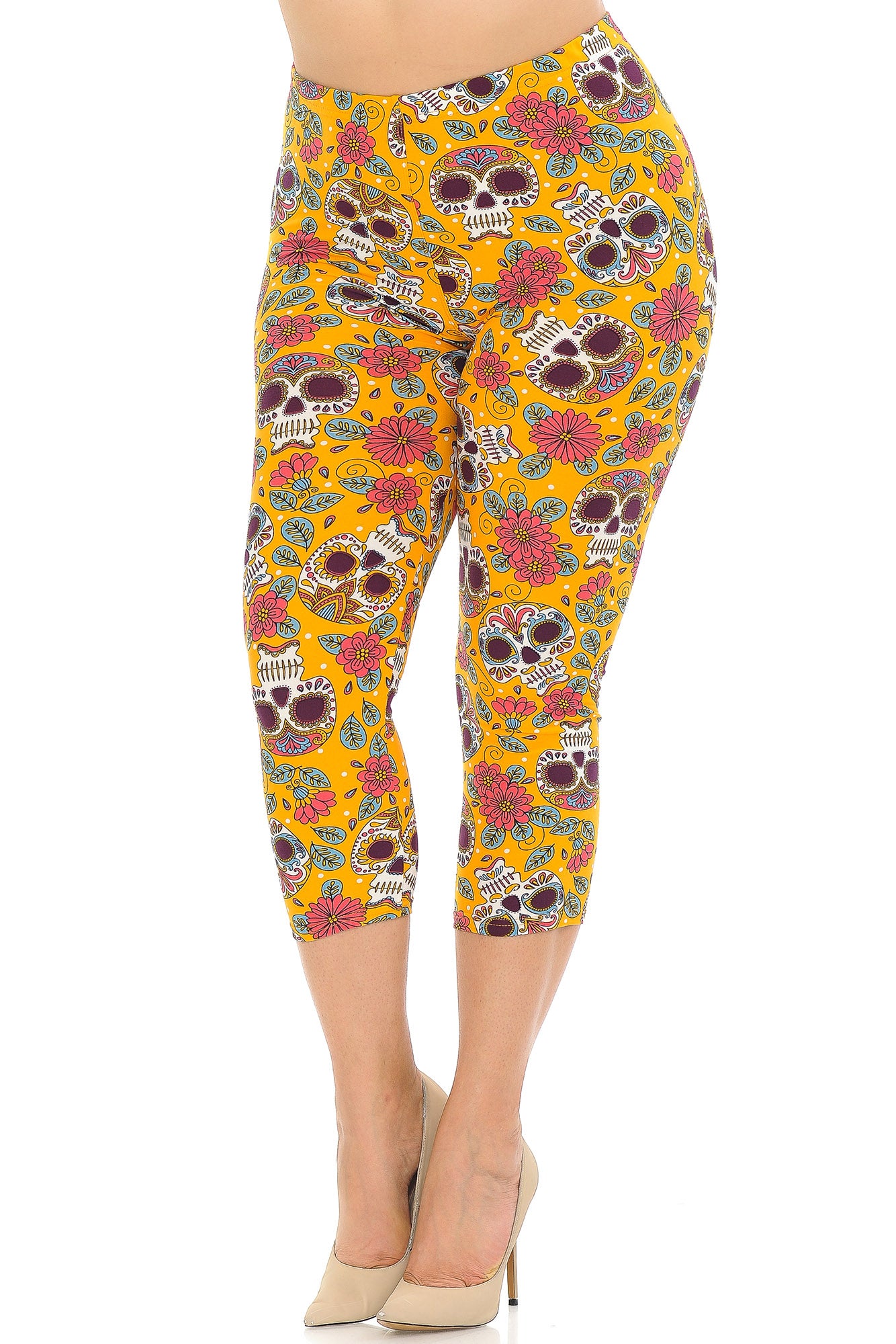 Buttery Soft Mustard Summer Sugar Skull Plus Size Capris (One Size Plus,Yellow)