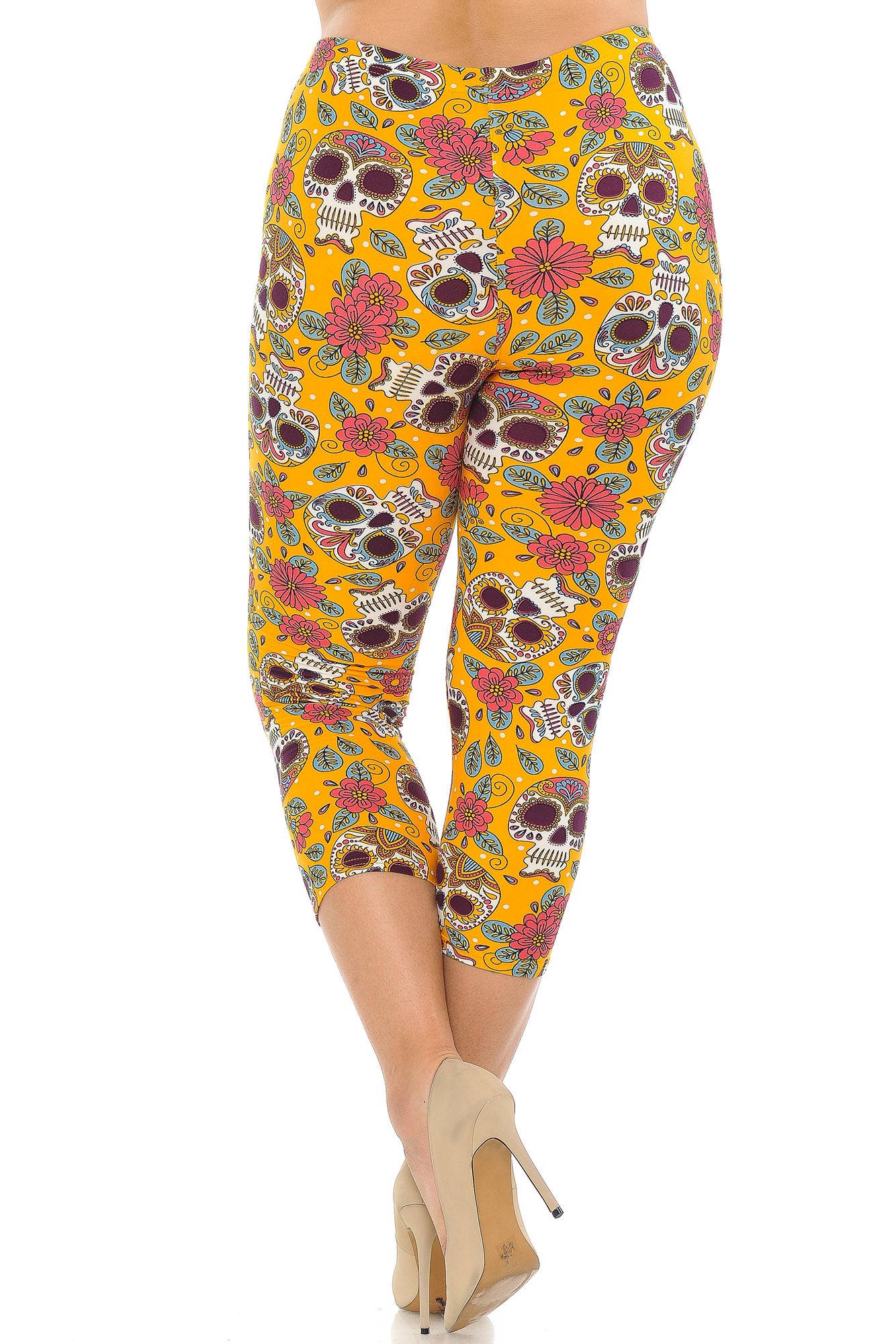 Buttery Soft Mustard Summer Sugar Skull Plus Size Capris (One Size Plus,Yellow)
