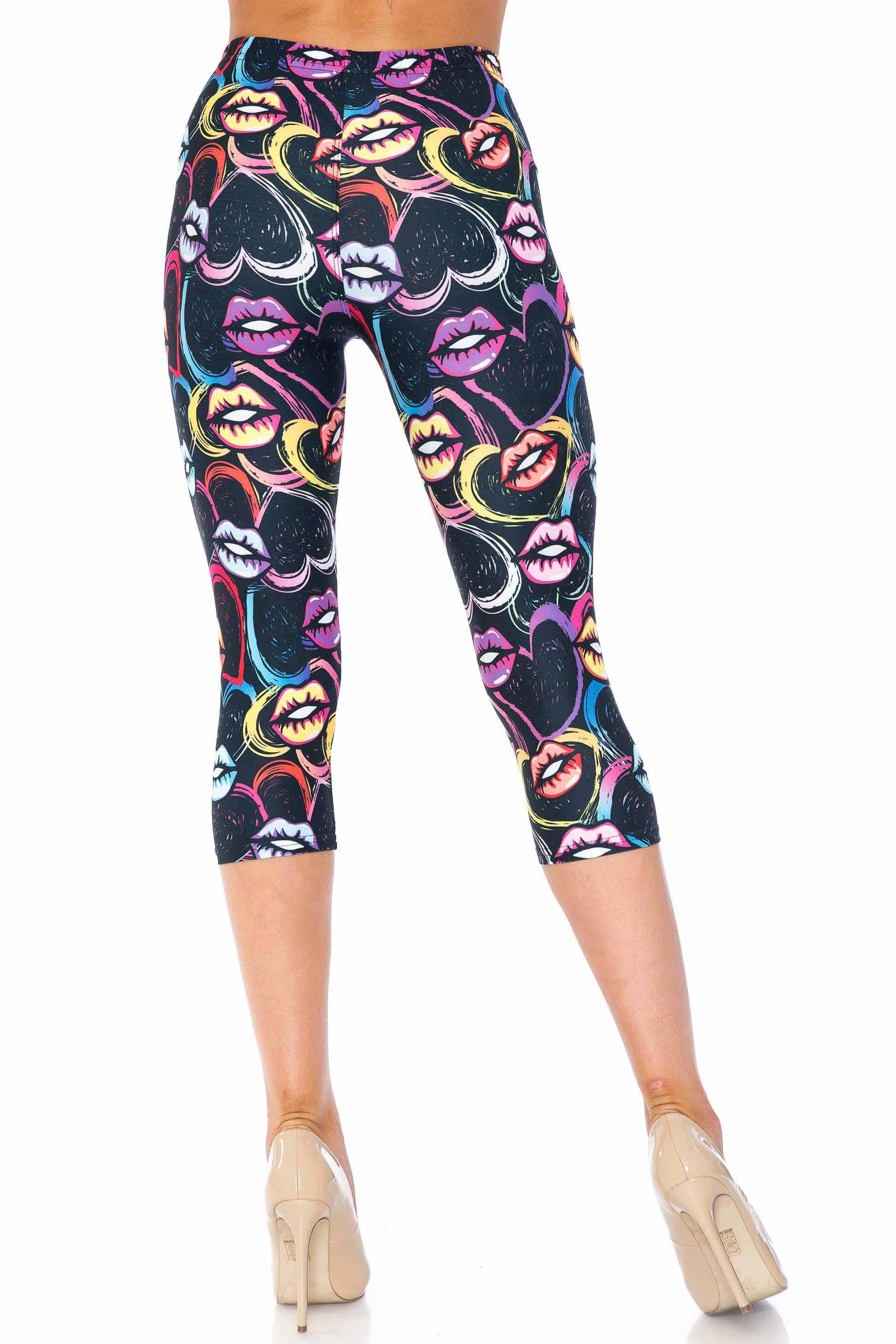 Creamy Soft Colorful Lips and Hearts Extra Plus Size Capris - USA Fashion (XPlus One Size,Black)