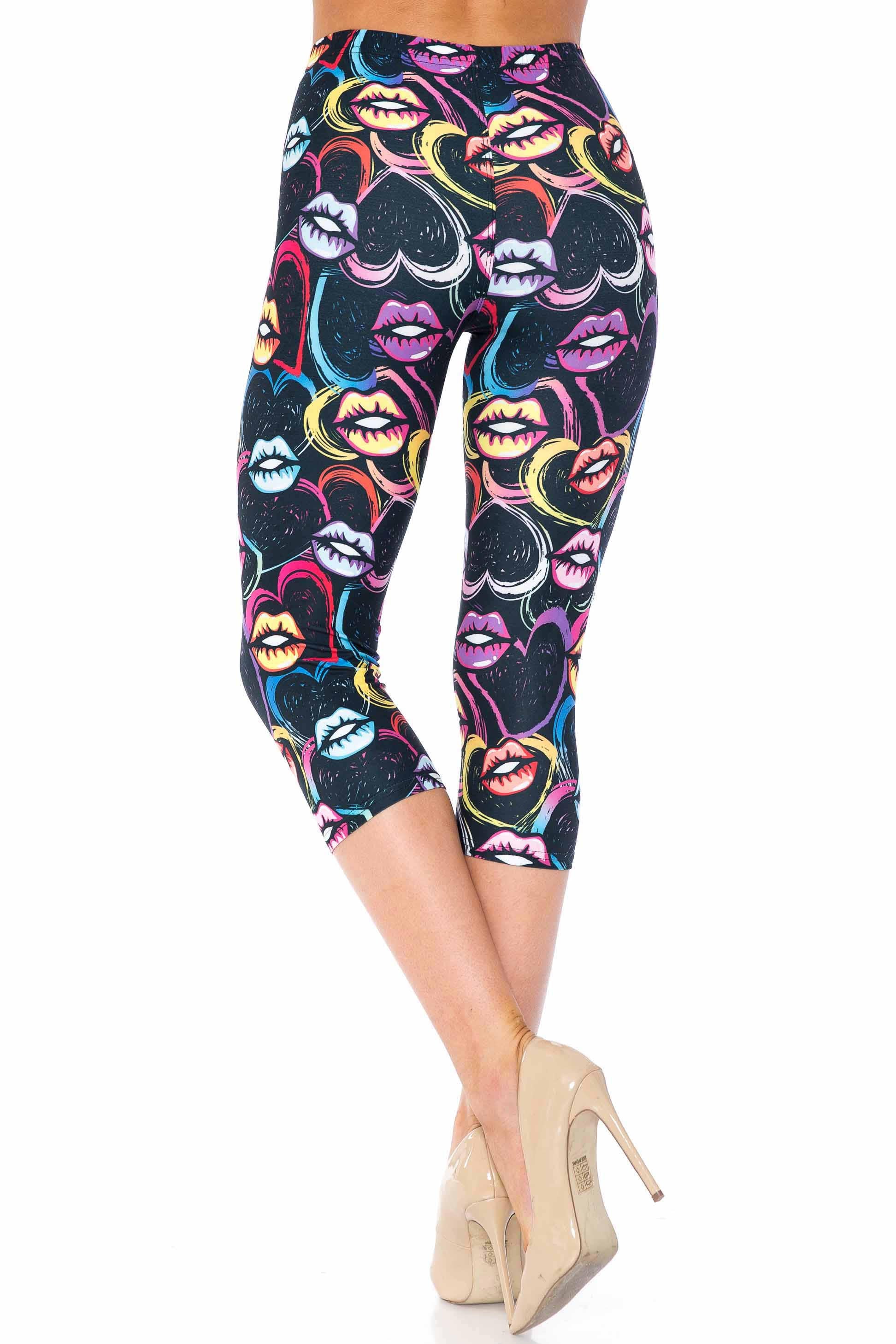 Creamy Soft Colorful Lips and Hearts Extra Plus Size Capris - USA Fashion (XPlus One Size,Black)