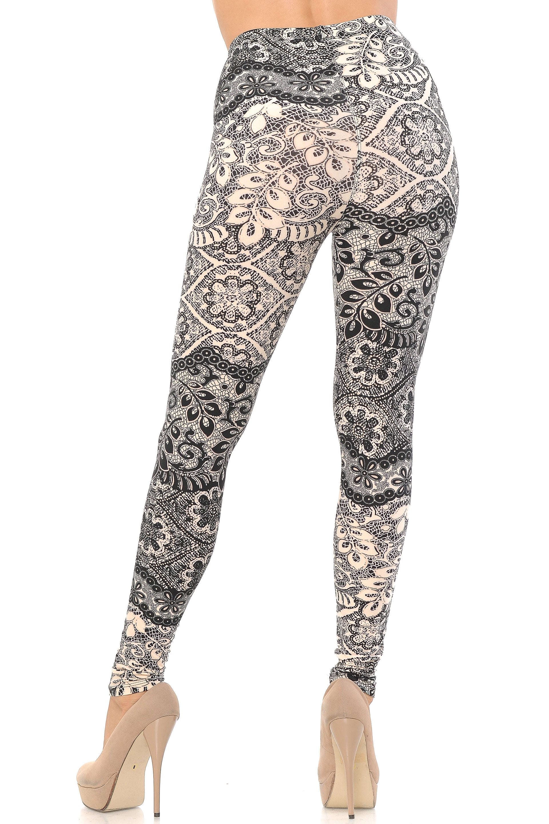 Buttery Soft Cream Leaf Extra Plus Size Leggings - 3X-5X (XPlus One Size,Beige)