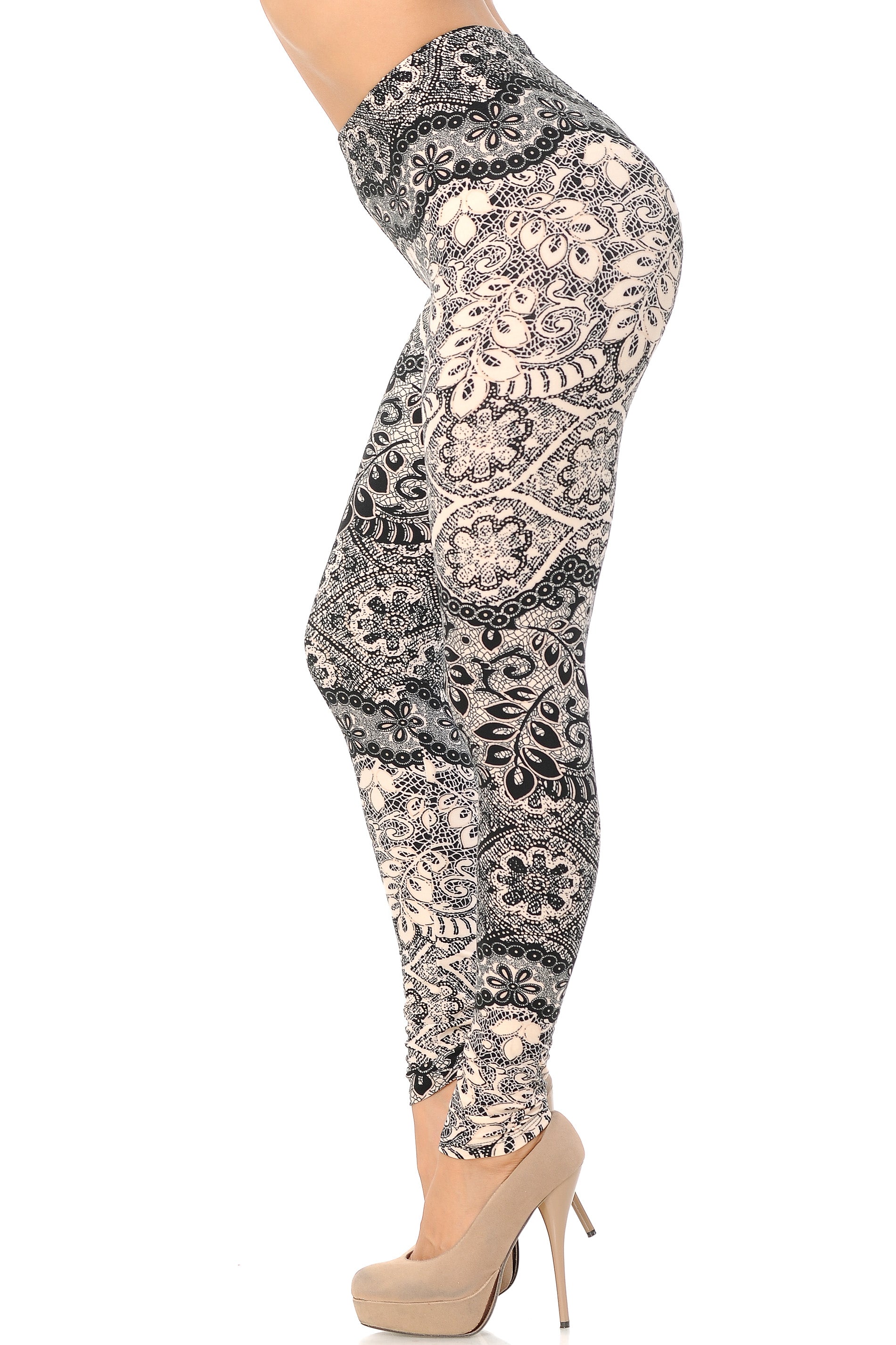 Buttery Soft Cream Leaf Extra Plus Size Leggings - 3X-5X (XPlus One Size,Beige)