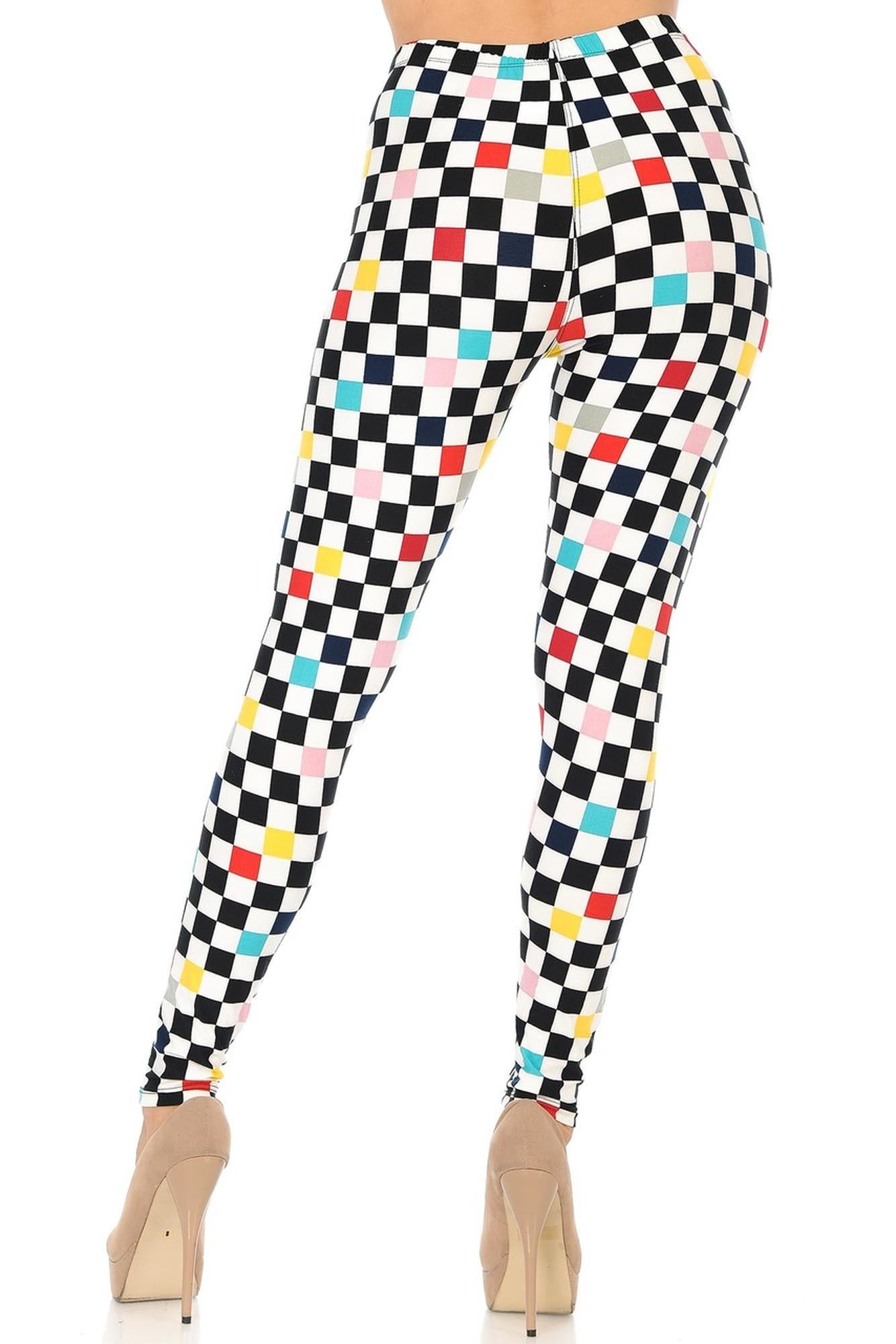 Buttery Soft Color Accent Checkered Plus Size Leggings - 3X-5X (One Size Plus,White)