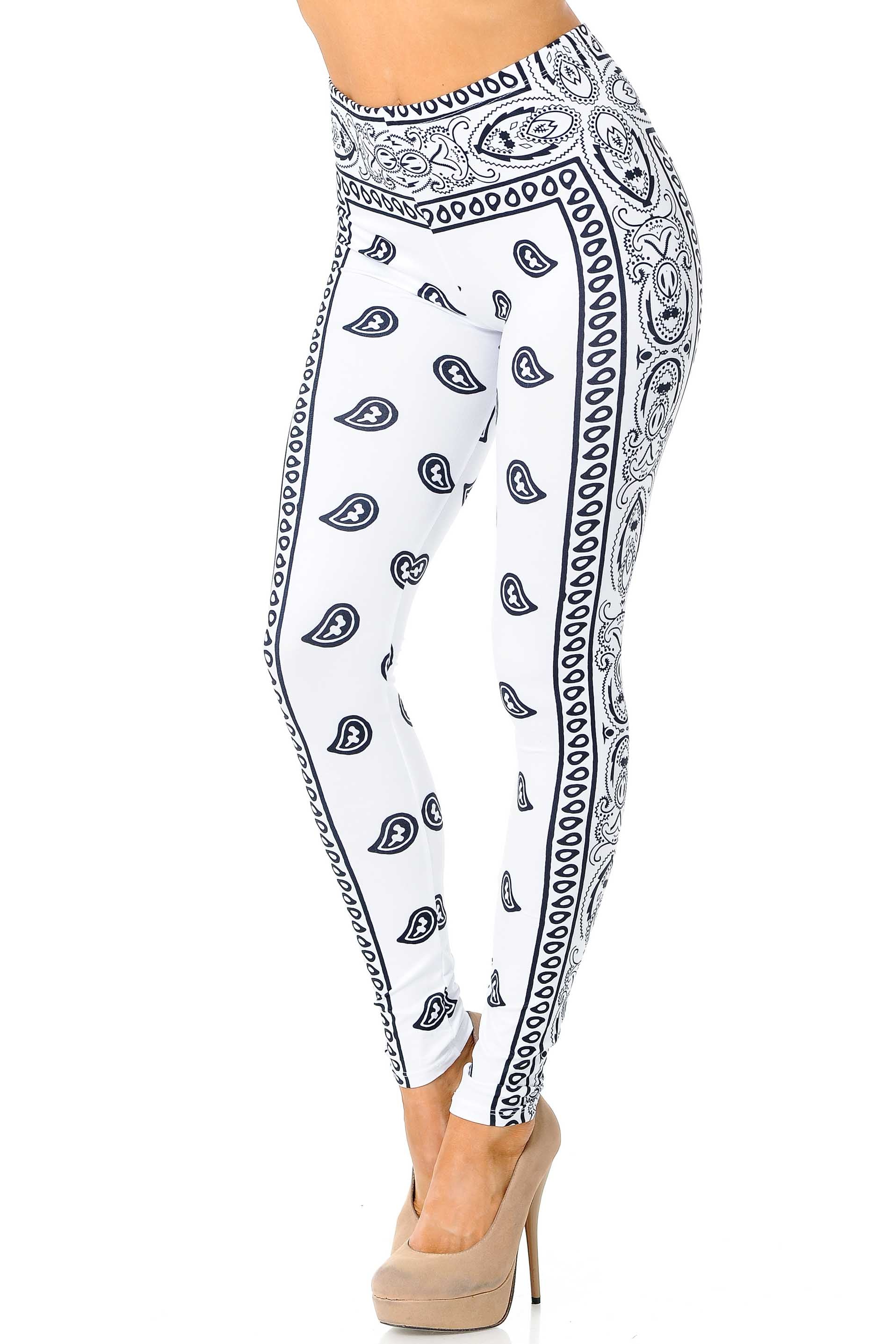 Creamy Soft White Bandana Extra Plus Size Leggings - 3X-5X - USA Fashion (XPlus One Size,White)