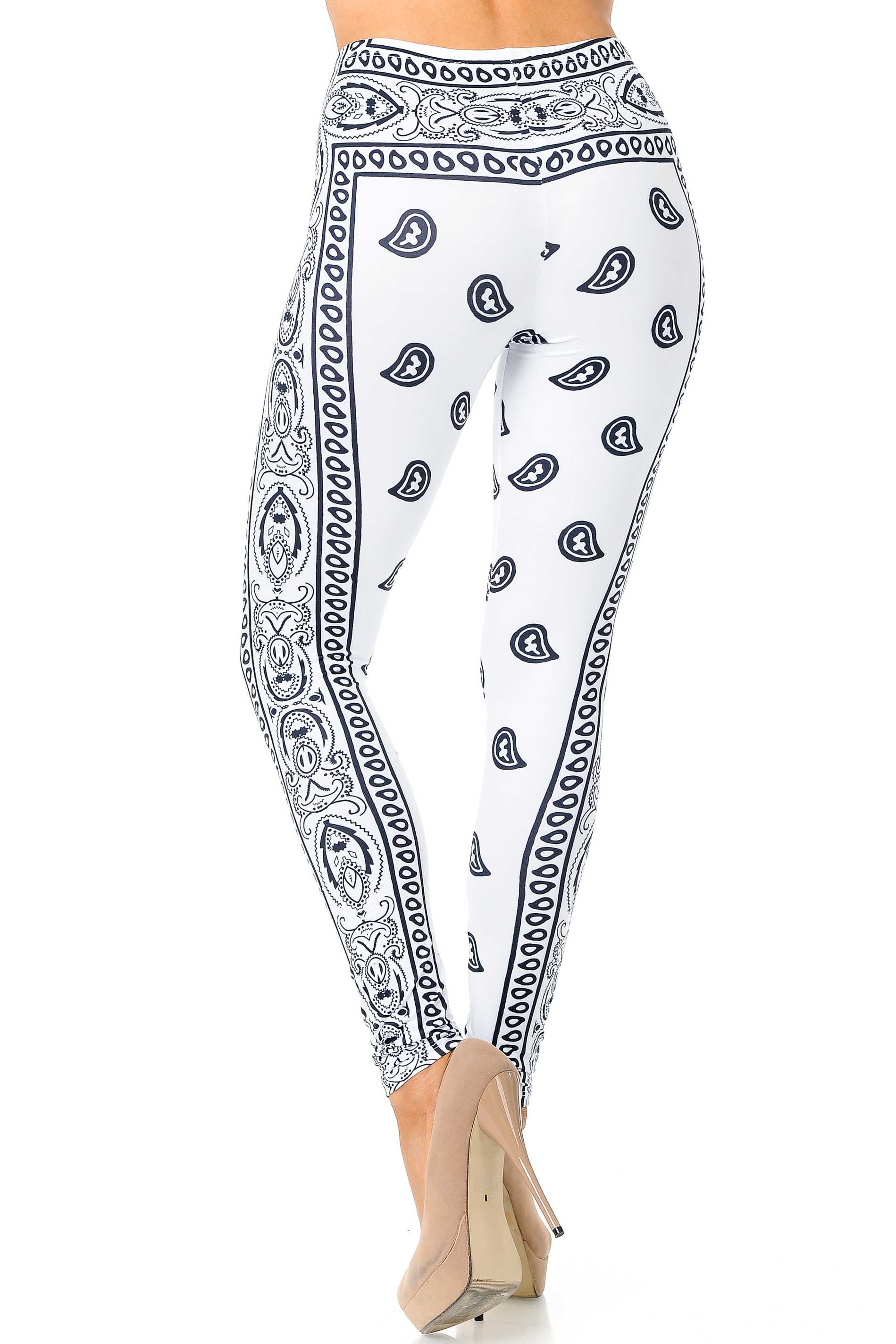Creamy Soft White Bandana Extra Plus Size Leggings - 3X-5X - USA Fashion (XPlus One Size,White)