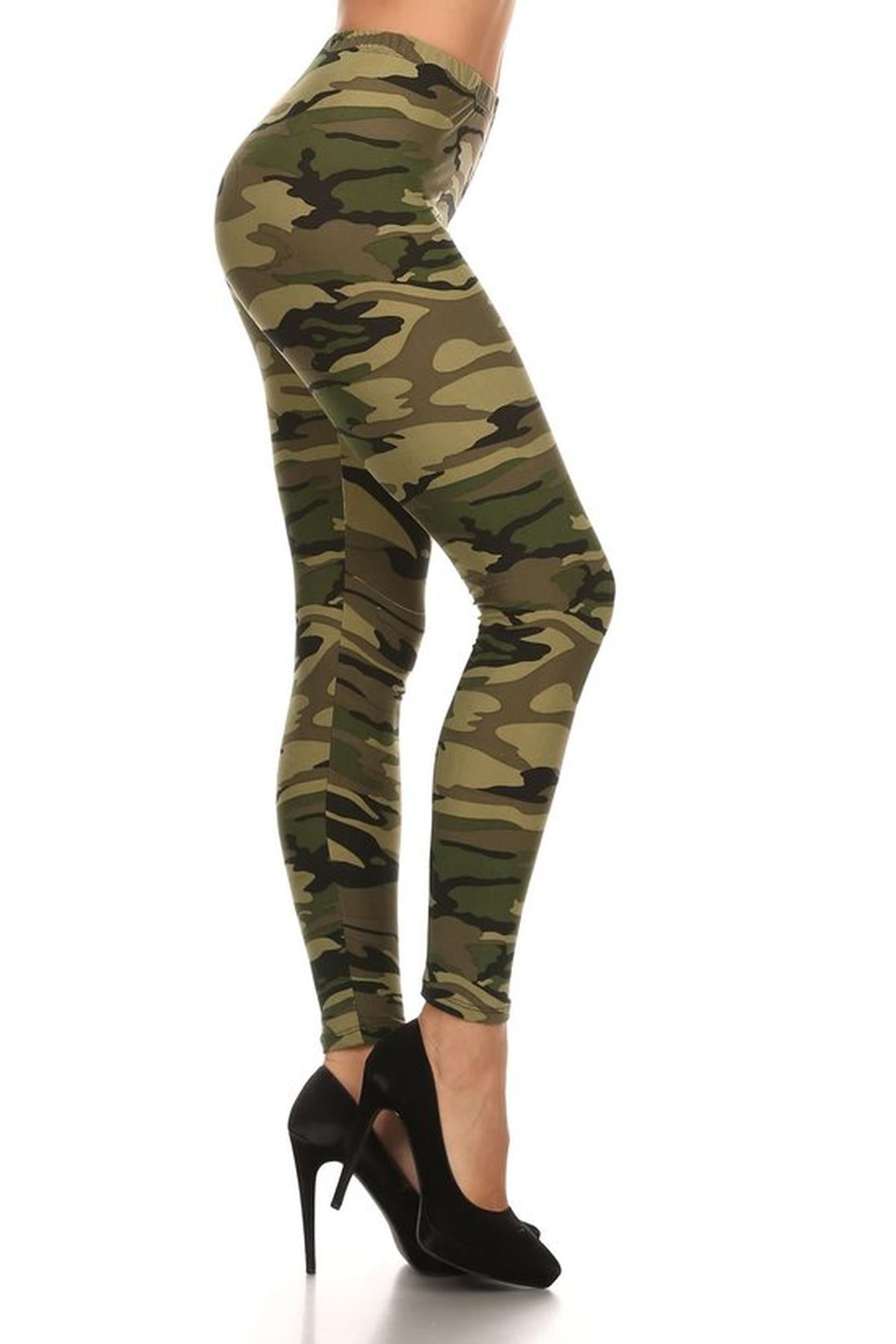 Buttery Soft Green Camouflage Leggings (One Size Regular,Olive)
