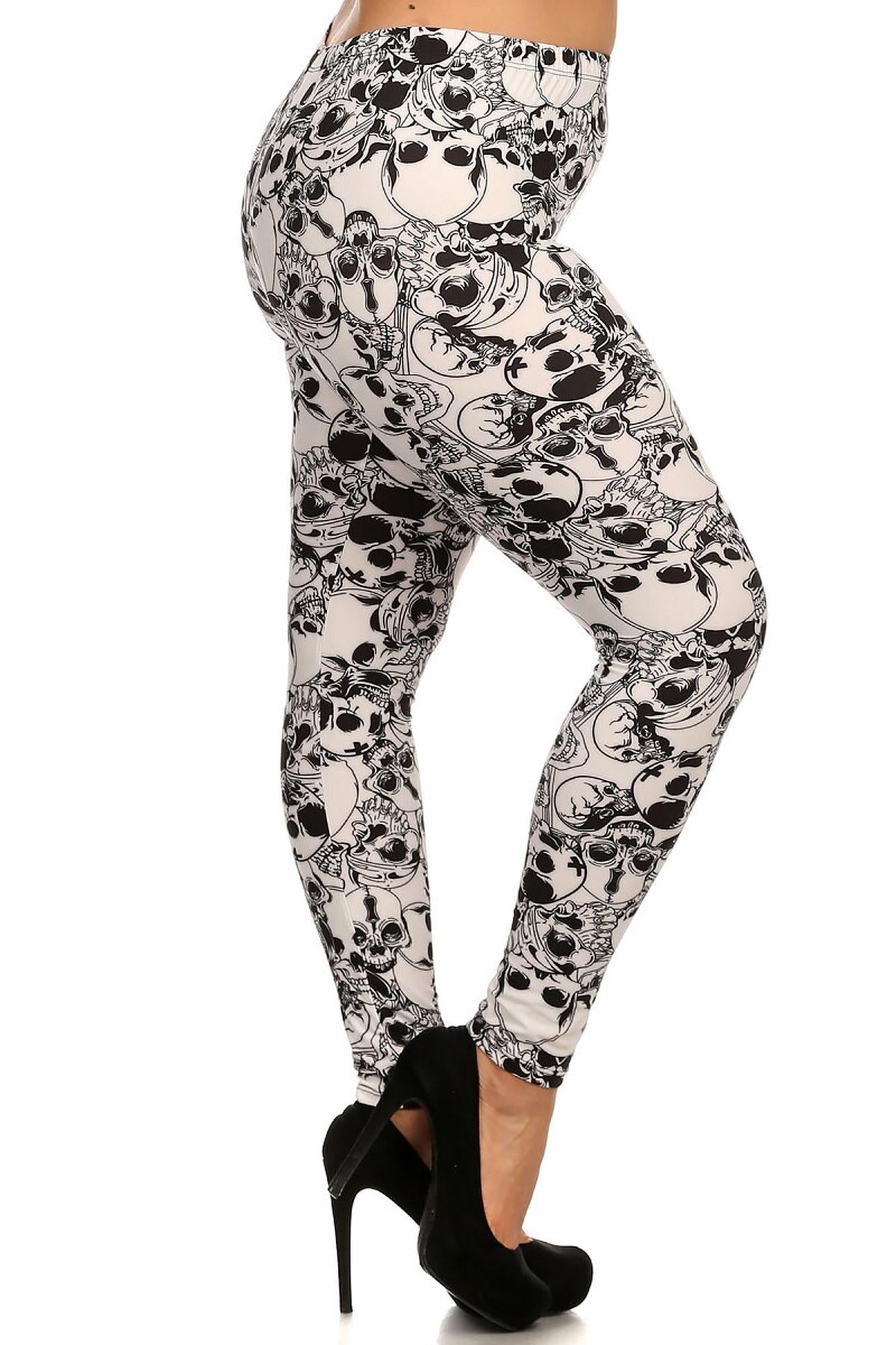Buttery Soft White Layers of Skulls Plus Size Leggings (One Size Plus,White)