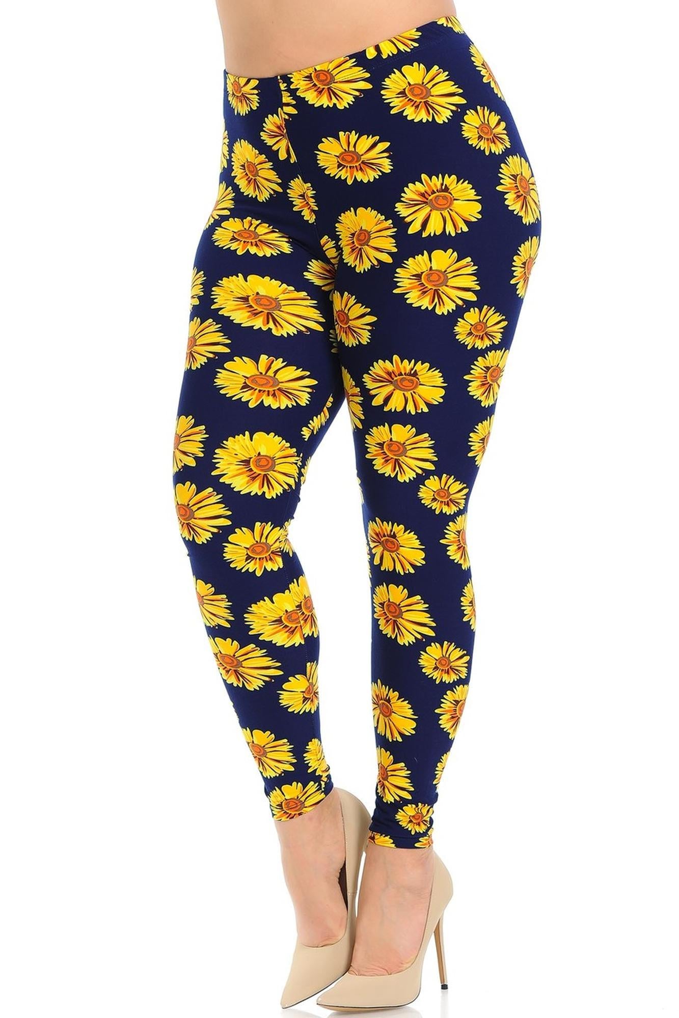 Buttery Soft Summer Daisy Plus Size Leggings (One Size Plus,Yellow)