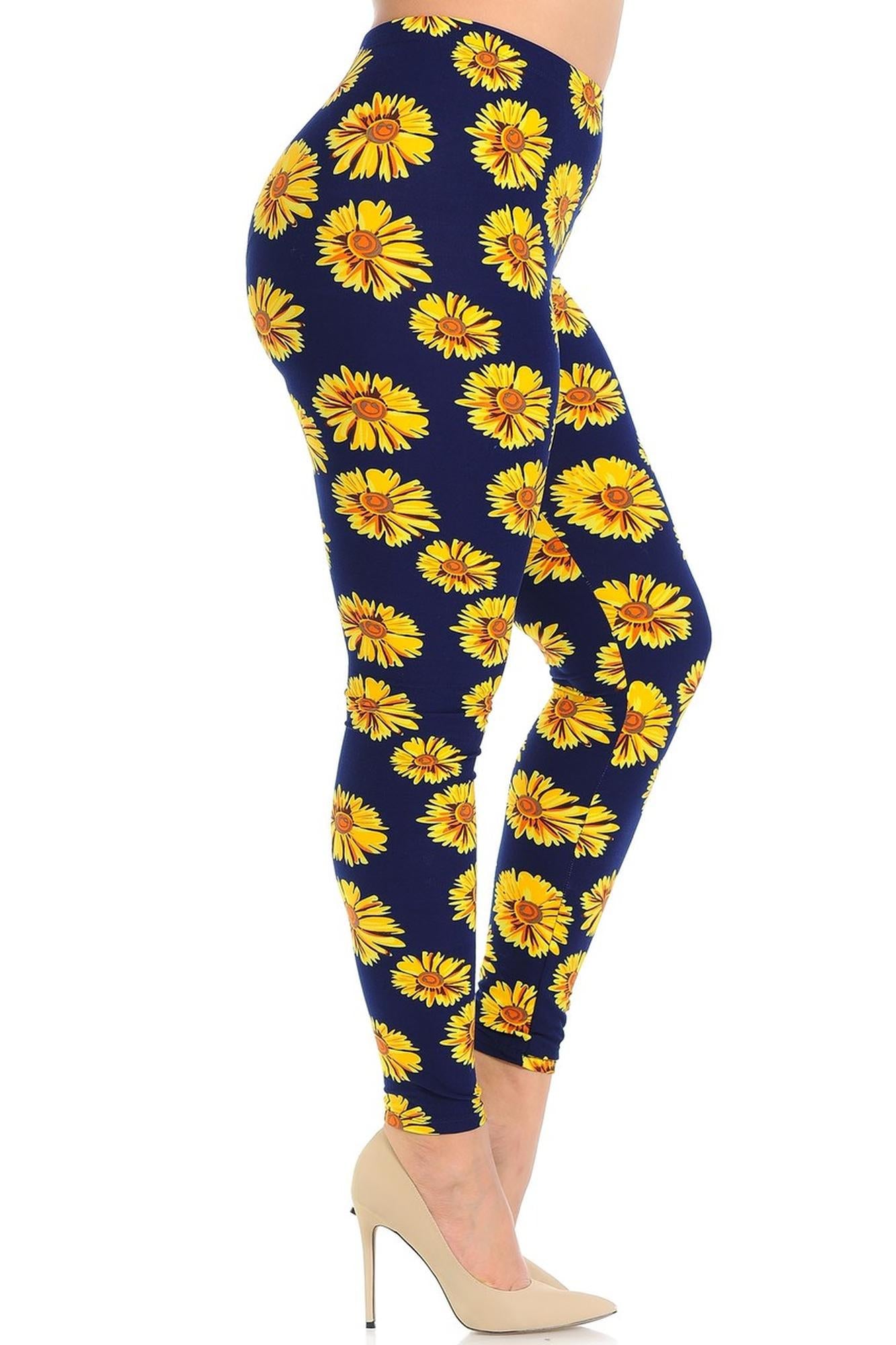 Buttery Soft Summer Daisy Plus Size Leggings (One Size Plus,Yellow)