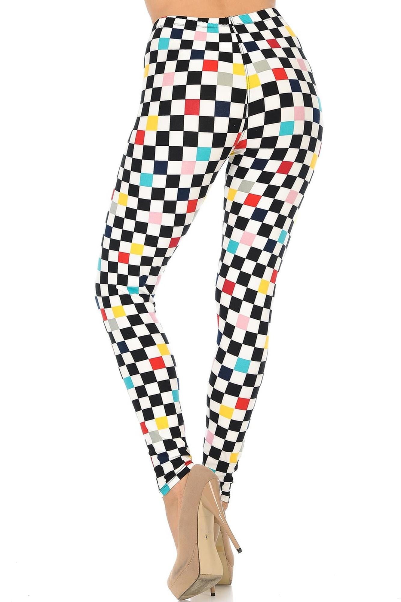 Buttery Soft Color Accent Checkered Plus Size Leggings (One Size Plus,White)