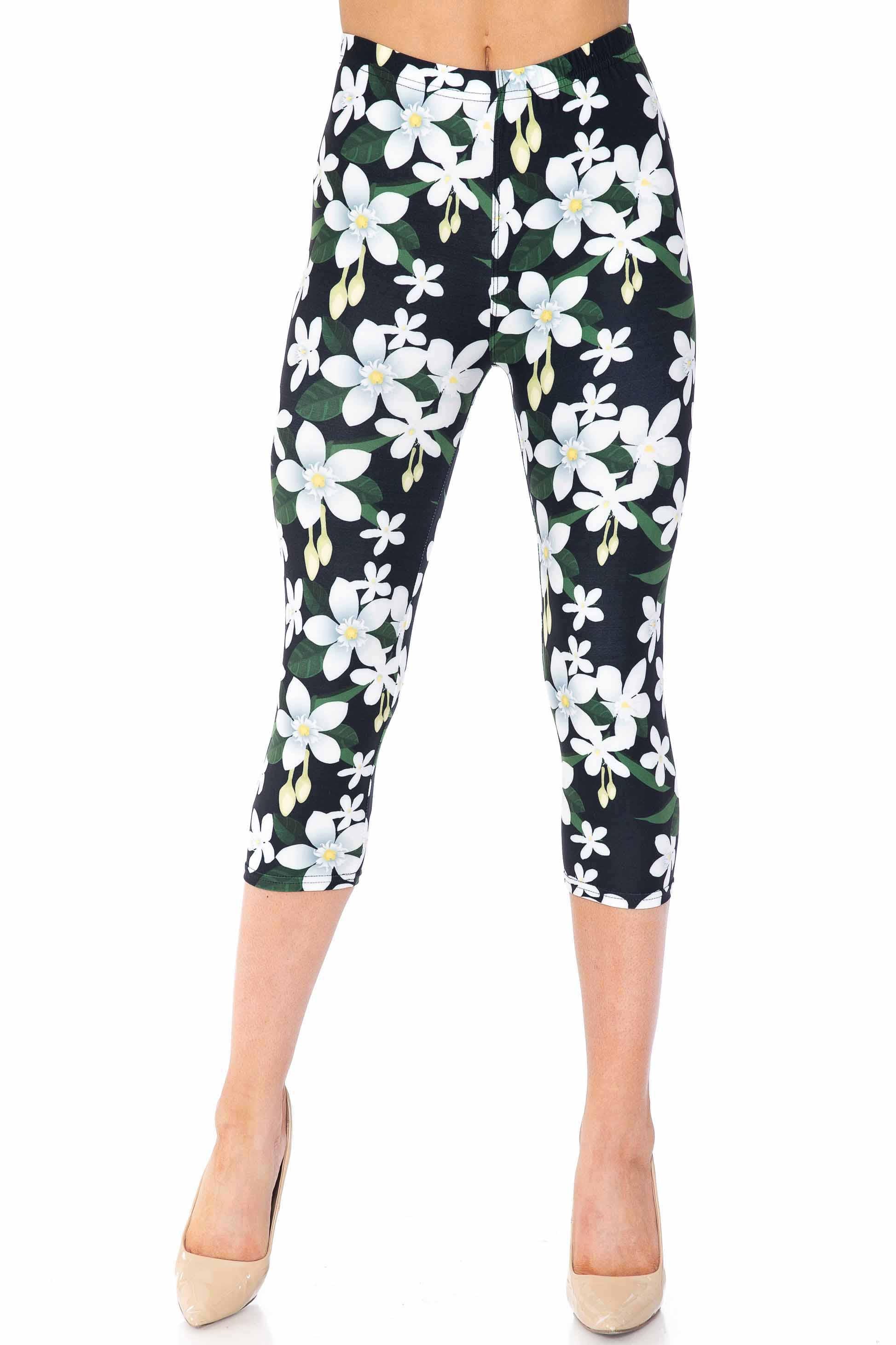 Creamy Soft Daisy Bloom Capris - USA Fashion (One Size Regular,White)