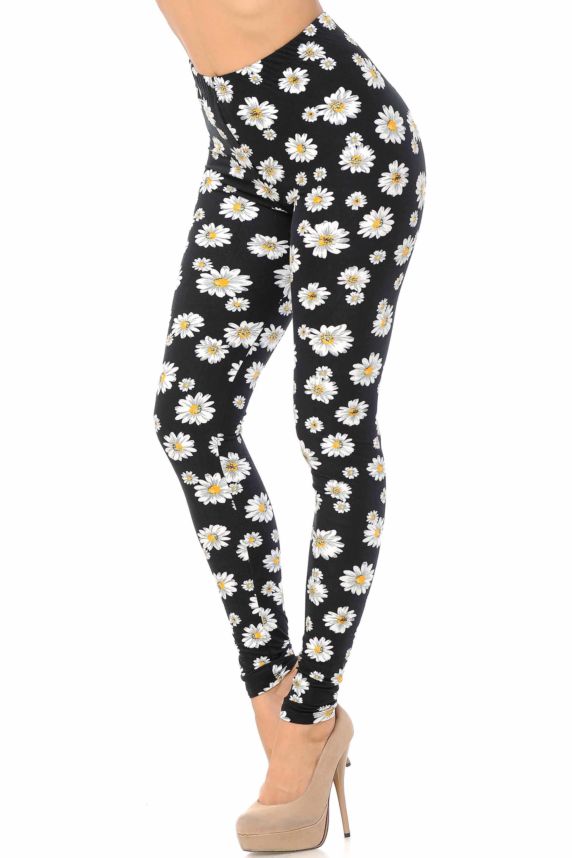 Buttery Soft Daisy Leggings (One Size Regular,Black)
