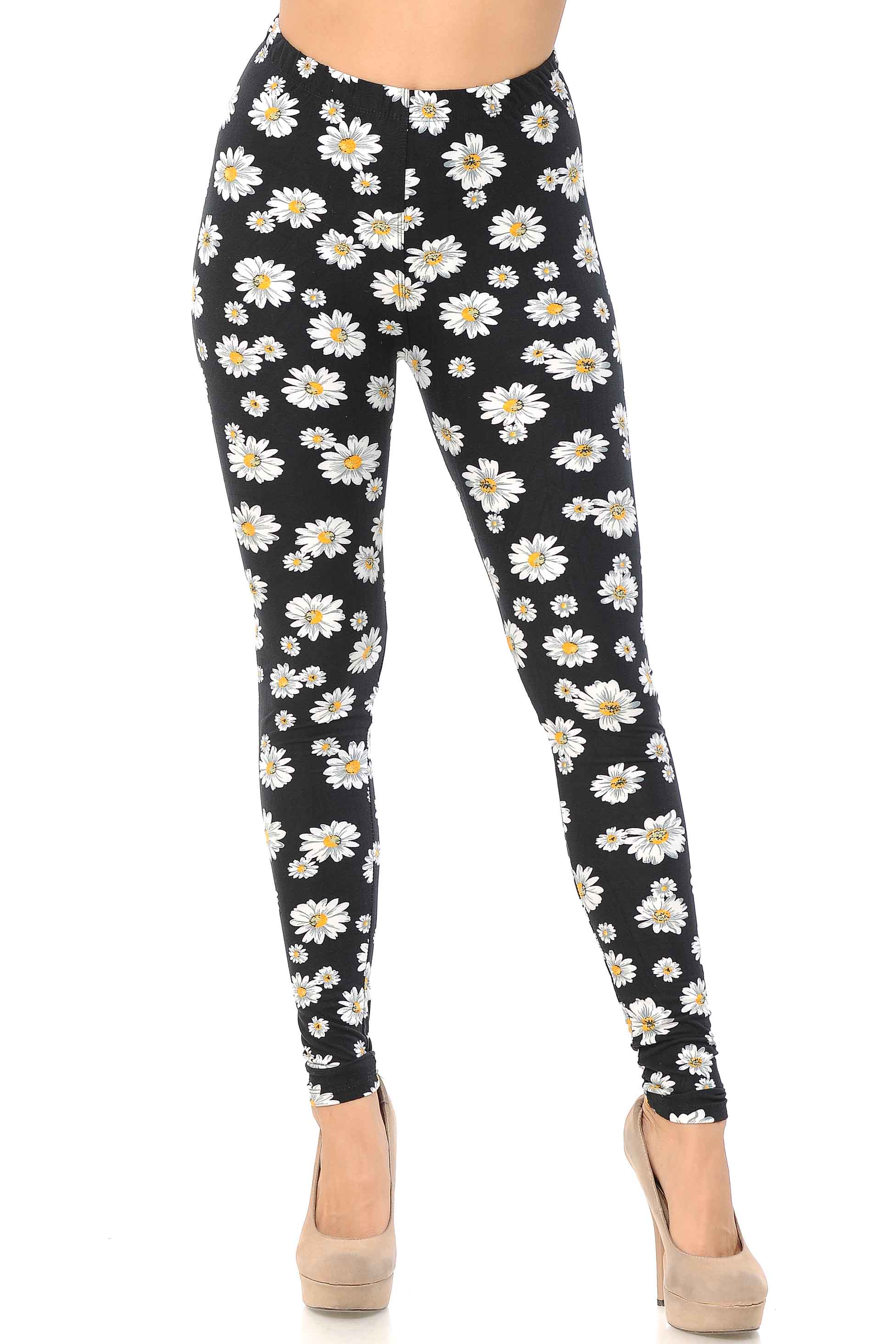 Buttery Soft Daisy Leggings (One Size Regular,Black)
