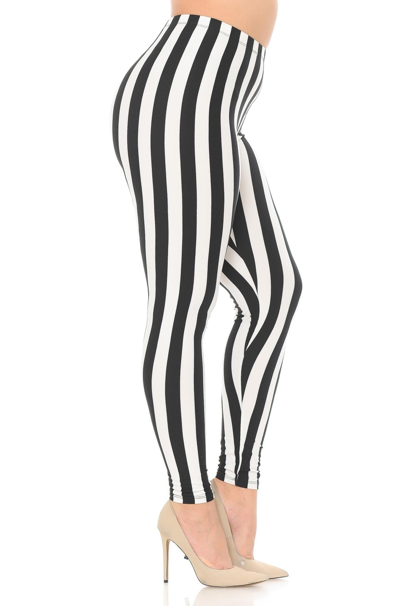 Buttery Soft Beetlejuice Extra Plus Size Leggings - 3X-5X (XPlus One Size,Black)