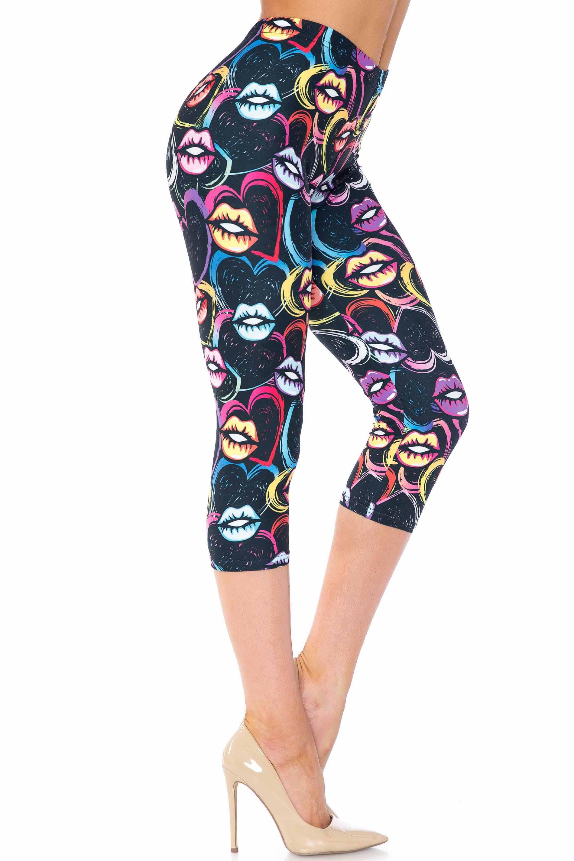 Creamy Soft Colorful Lips and Hearts Extra Plus Size Capris - USA Fashion (XPlus One Size,Black)