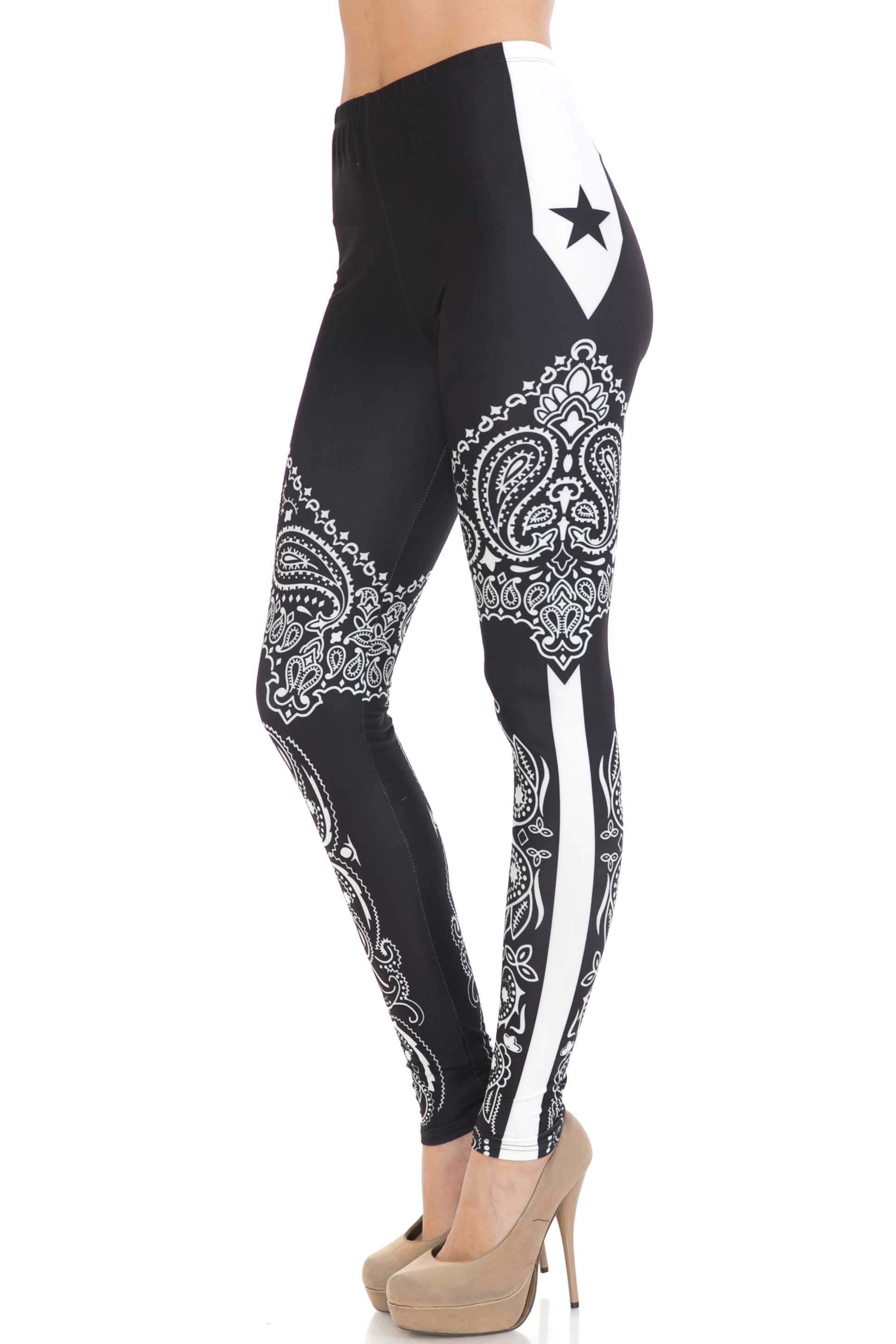 Creamy Soft Bandana Stars Extra Plus Size Leggings - 3X-5X - USA Fashion (XPlus One Size,Black)