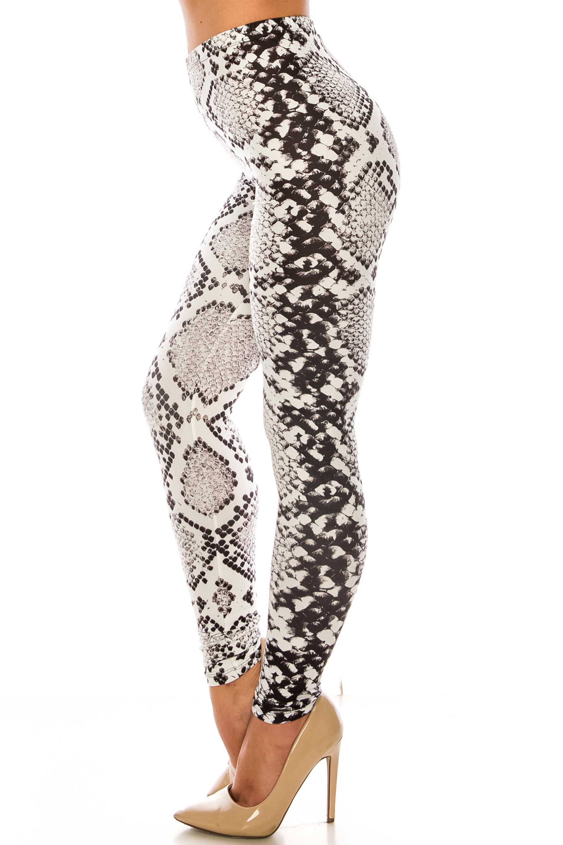 Creamy Soft Ivory Python Extra Plus Size Leggings - 3X-5X - USA Fashion (XPlus One Size,Ivory)