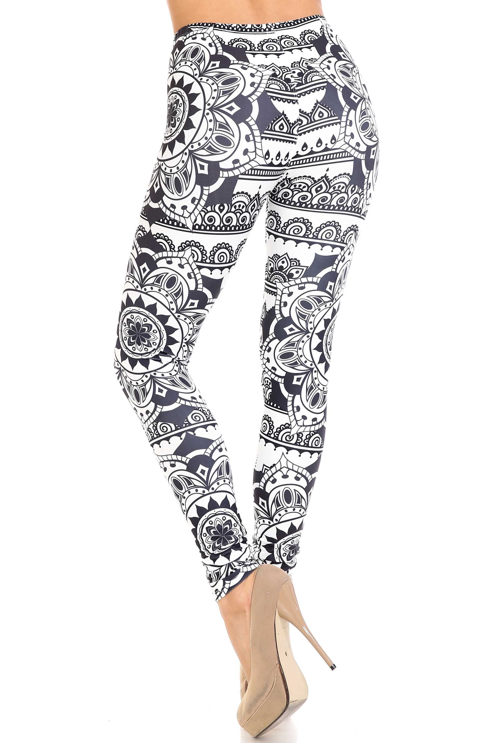 Creamy Soft Monochrome Mandala Extra Plus Size Leggings - 3X-5X - By USA Fashion (XPlus One Size,Black)