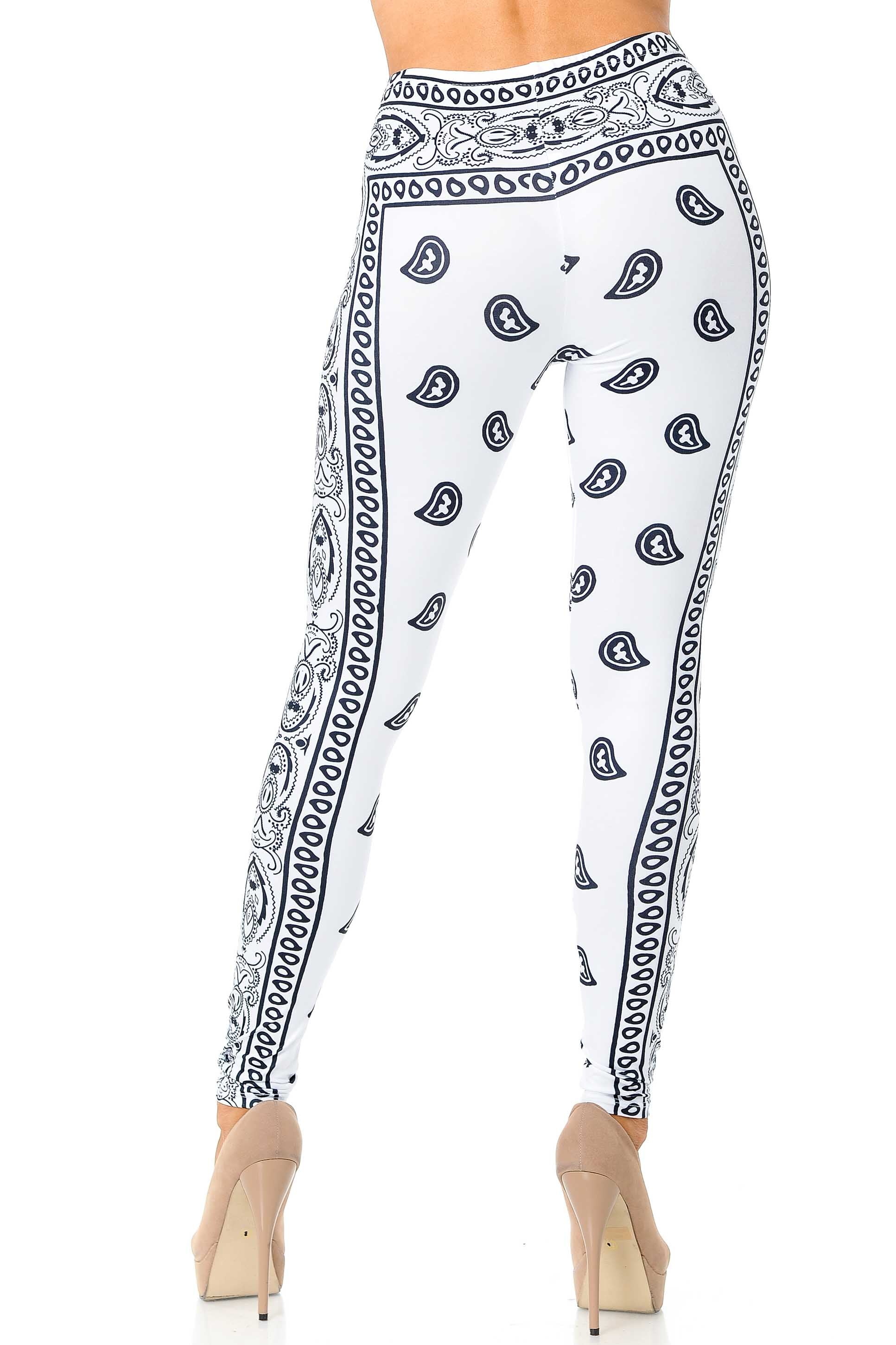 Creamy Soft White Bandana Extra Plus Size Leggings - 3X-5X - USA Fashion (XPlus One Size,White)