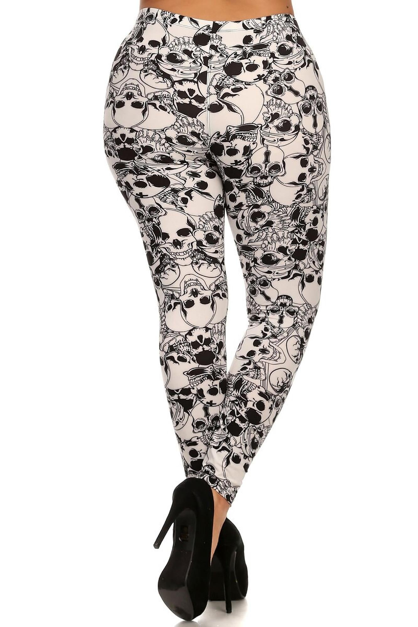 Buttery Soft White Layers of Skulls Plus Size Leggings (One Size Plus,White)