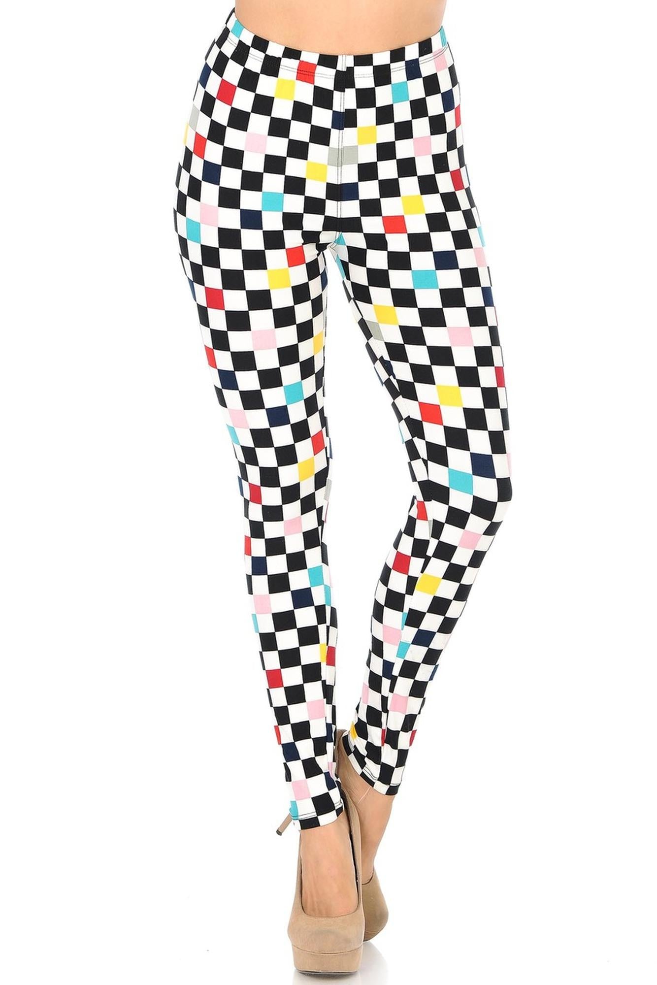 Buttery Soft Color Accent Checkered Plus Size Leggings (One Size Plus,White)