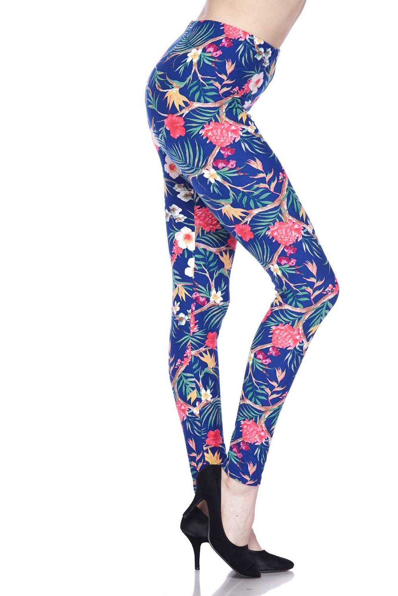 Buttery Soft Elegant Flowing Floral Plus Size Leggings (One Size Plus,Blue)