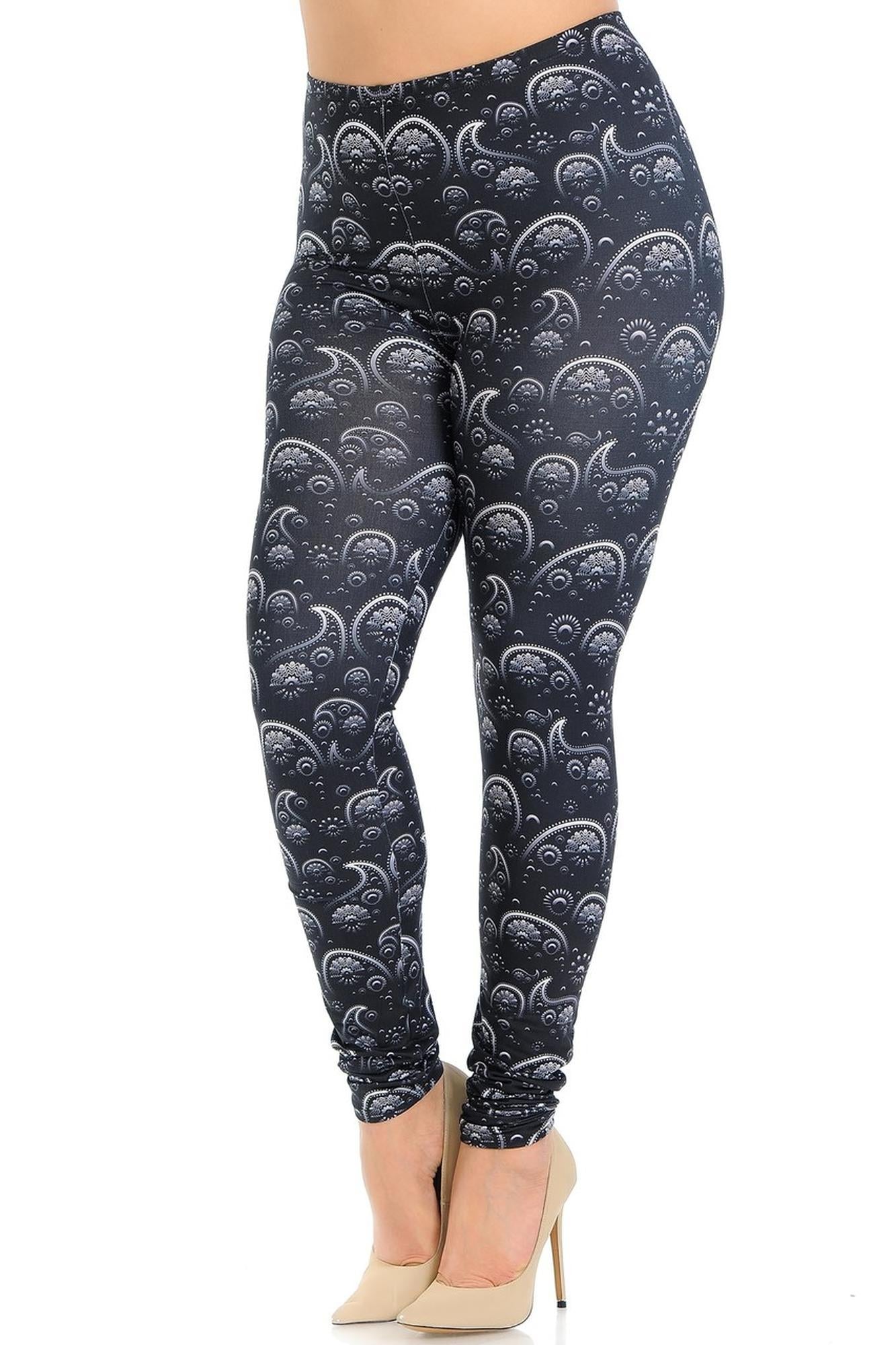 Creamy Soft Fading Paisley Plus Size Leggings - Signature Collection (One Size Plus,Black)