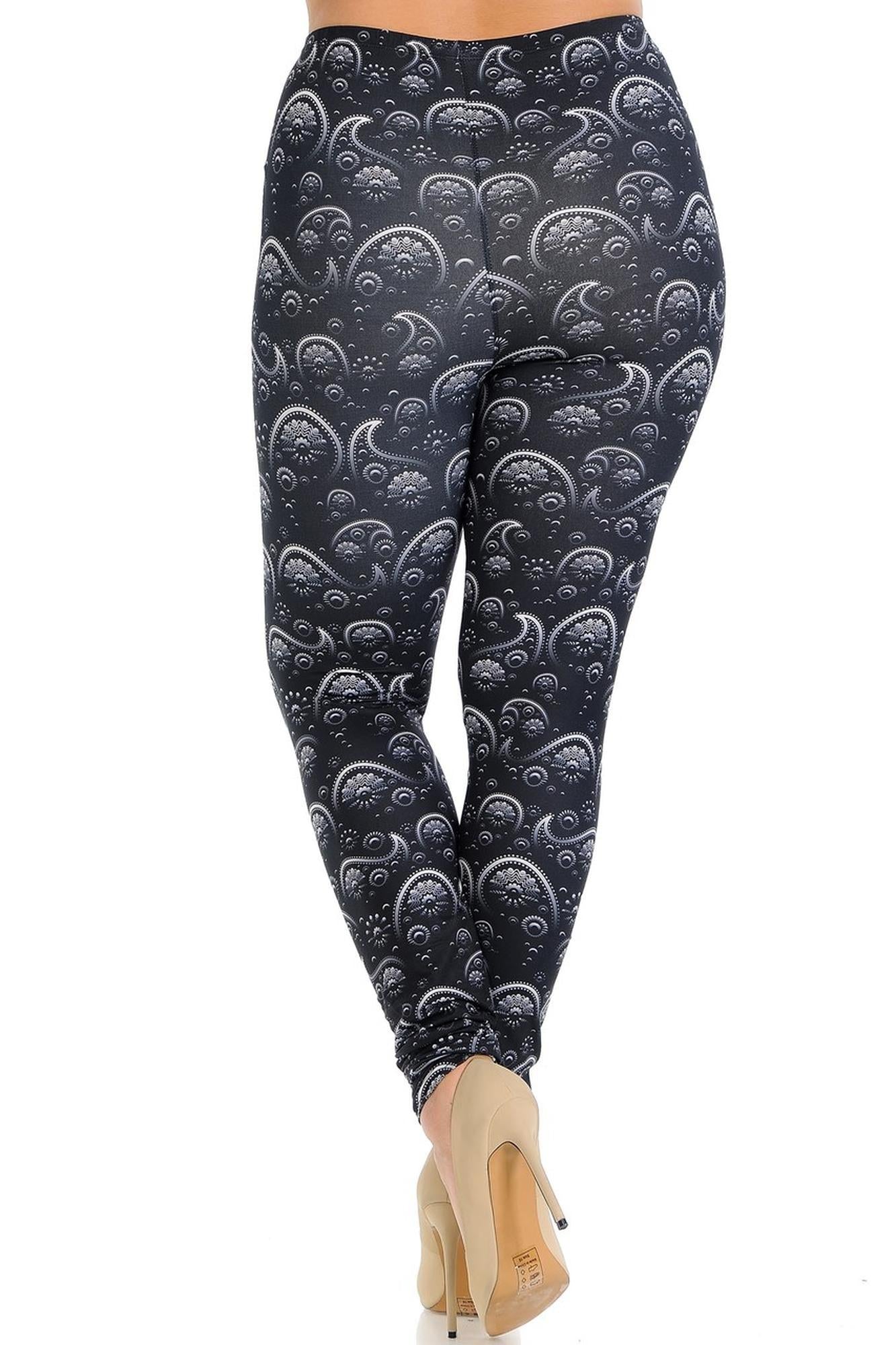 Creamy Soft Fading Paisley Plus Size Leggings - Signature Collection (One Size Plus,Black)