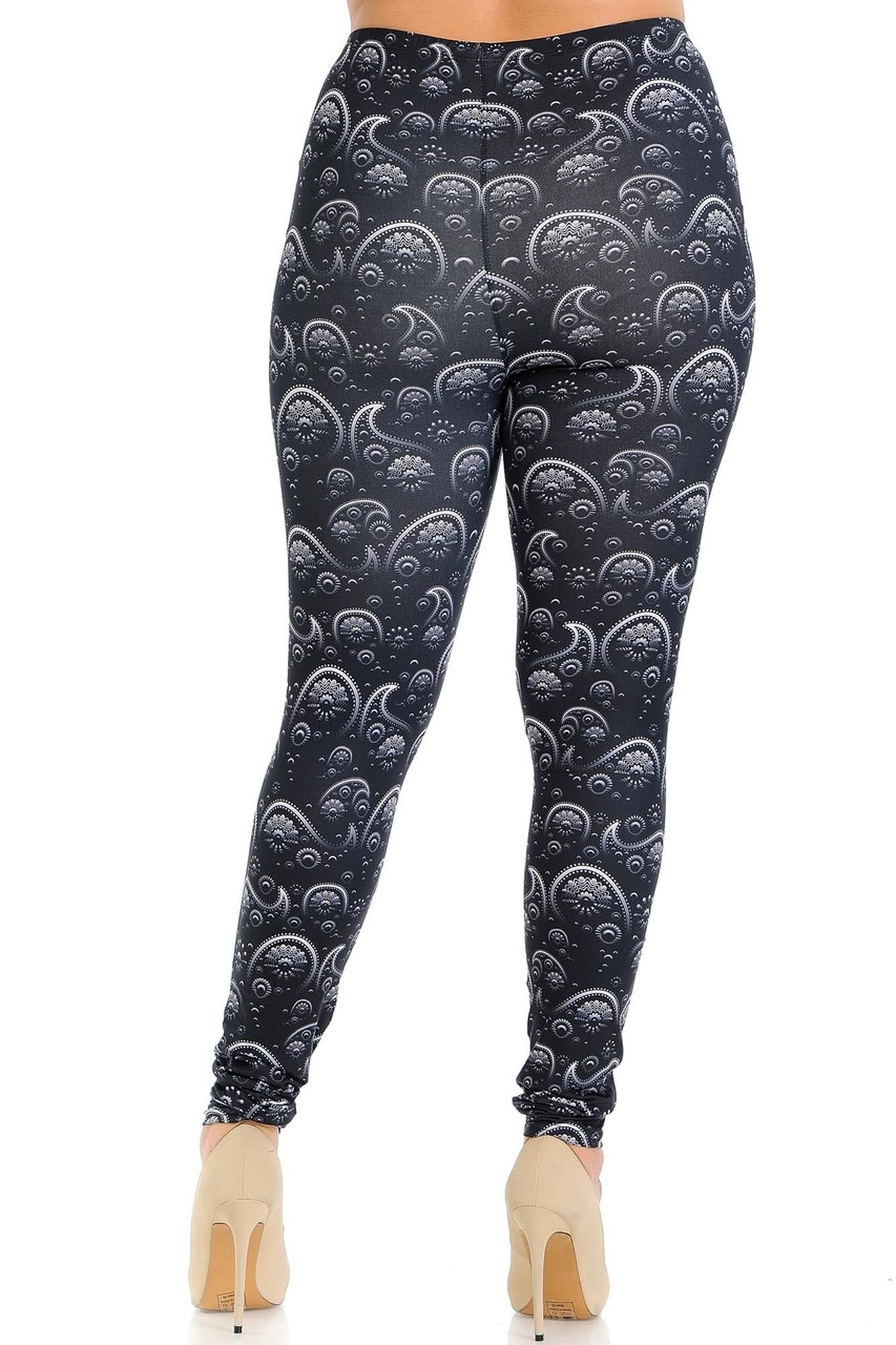 Creamy Soft Fading Paisley Plus Size Leggings - Signature Collection (One Size Plus,Black)