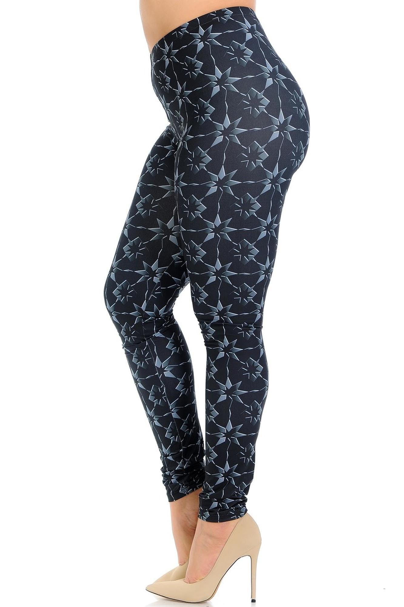 Creamy Soft Metallic Stars Plus Size Leggings - Signature Collection (One Size Plus,Black)