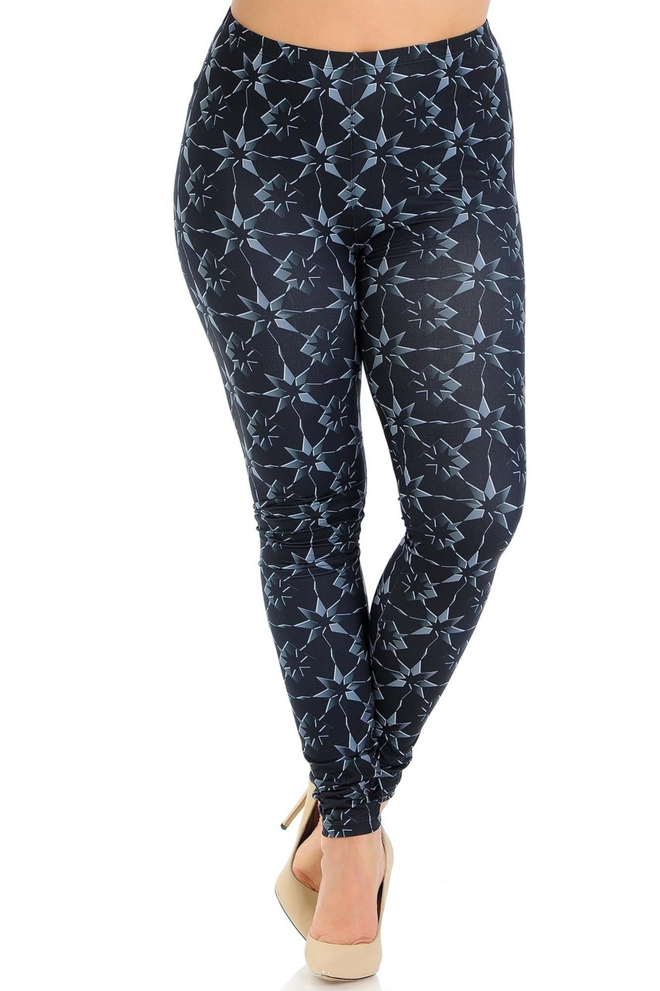 Creamy Soft Metallic Stars Plus Size Leggings - Signature Collection (One Size Plus,Black)