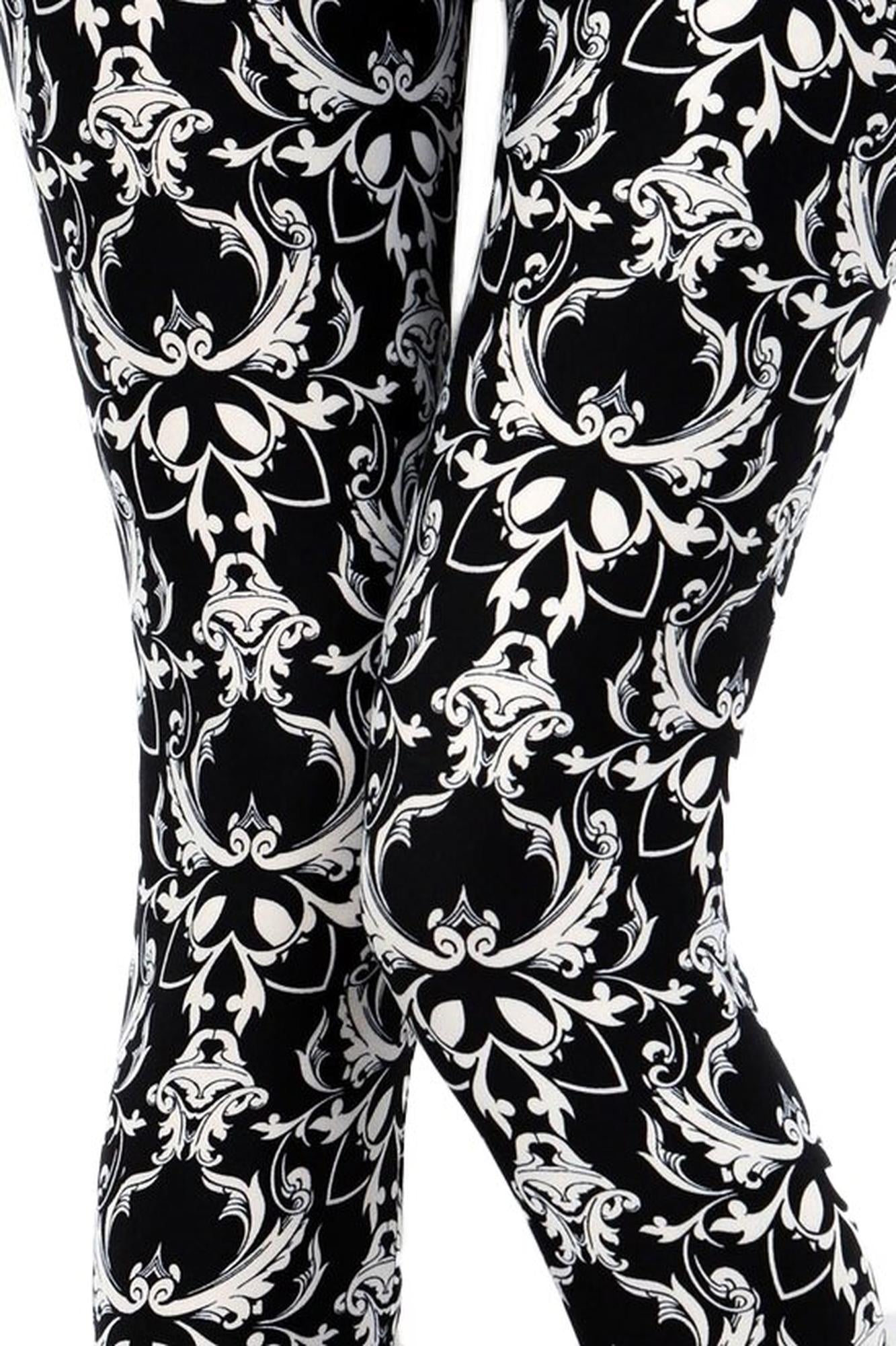 Buttery Soft Baroque Wreath Leggings (One Size Regular,Black)