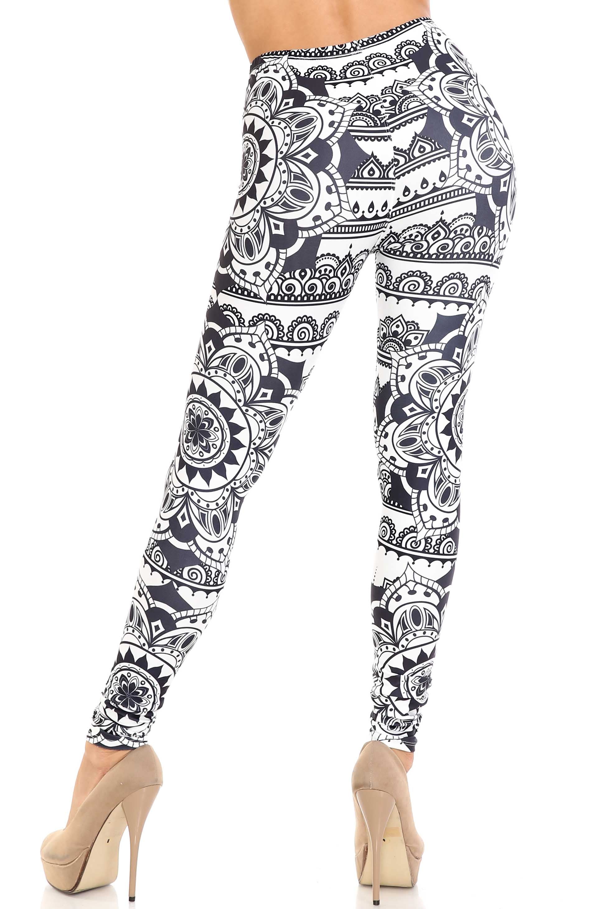 Creamy Soft Monochrome Mandala Leggings - By USA Fashion (One Size Regular,Black)