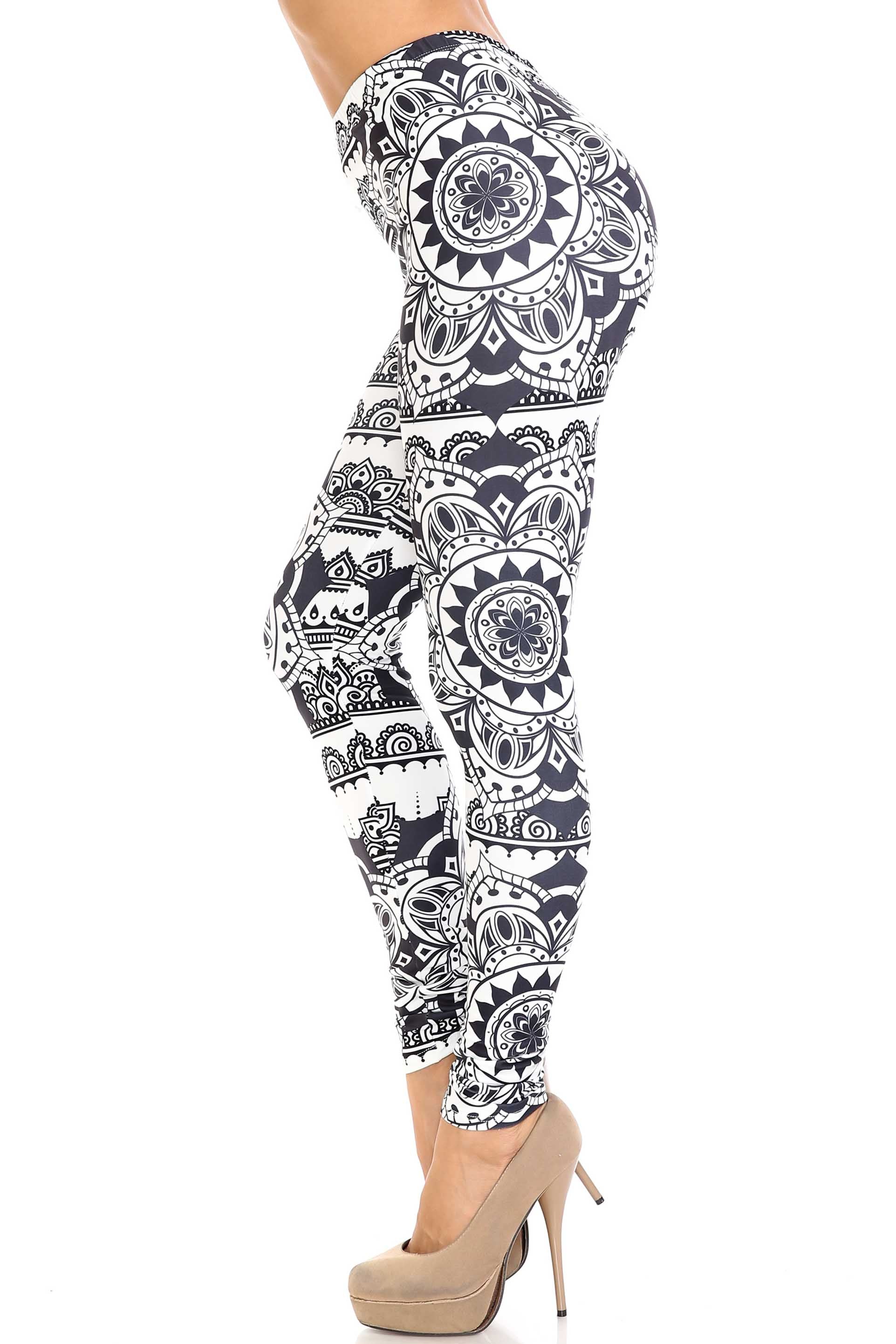 Creamy Soft Monochrome Mandala Leggings - By USA Fashion (One Size Regular,Black)