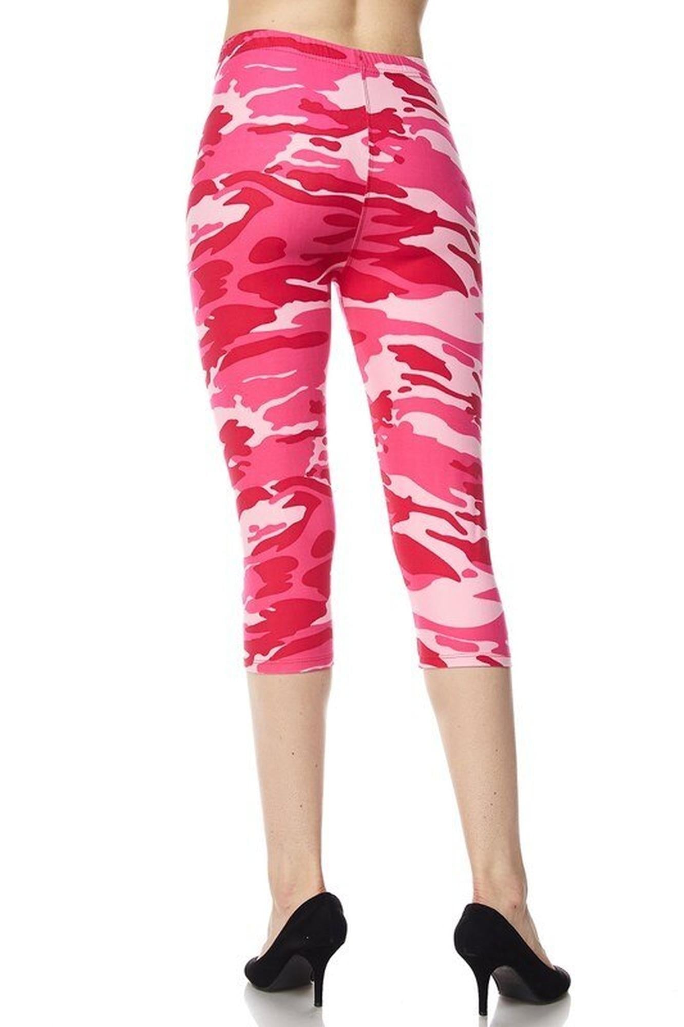 Buttery Soft Pink Camouflage Capris (One Size Regular,Pink)