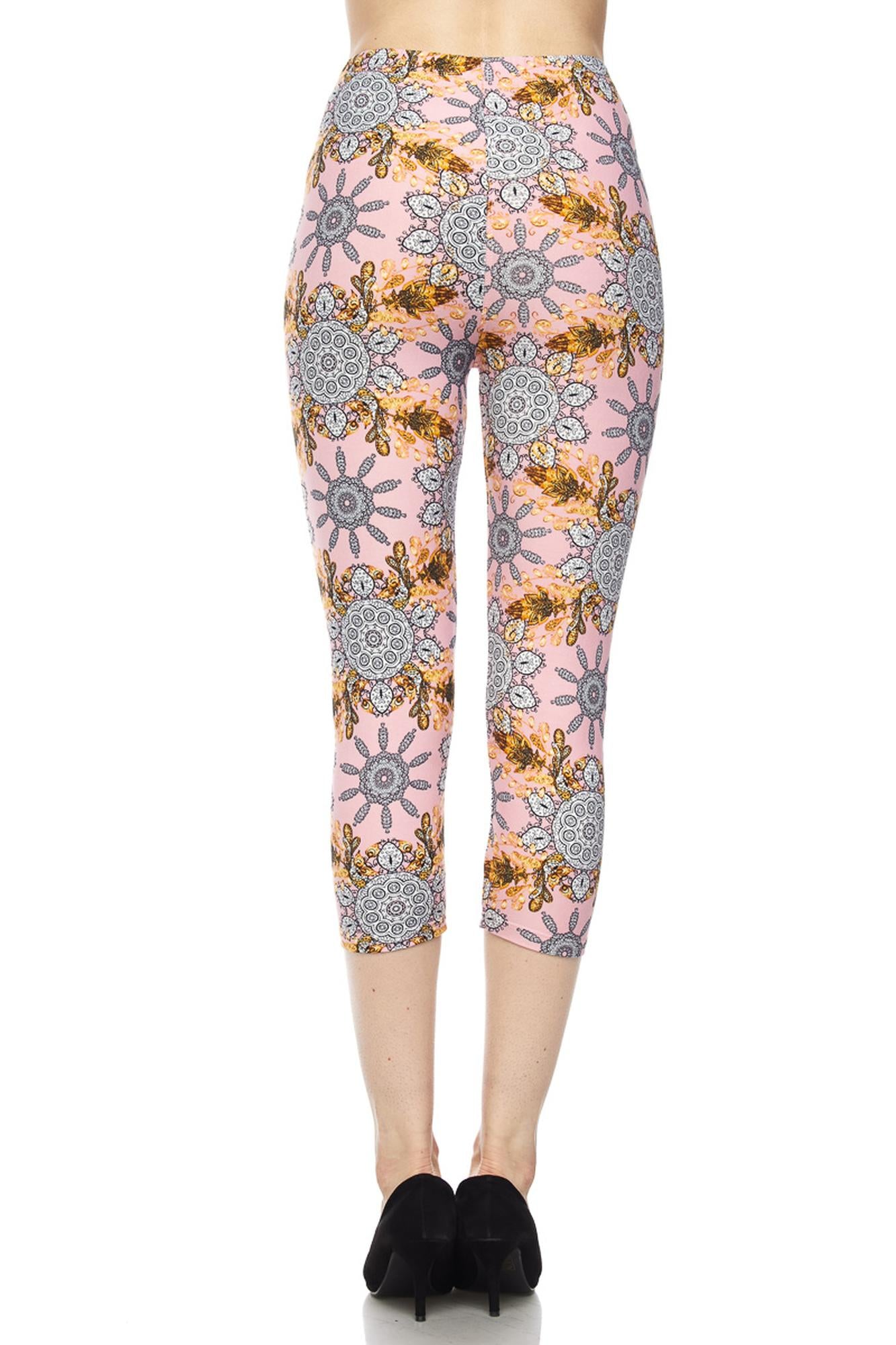 Buttery Soft Gorgeous Pink Motif Capris (One Size Regular,Pink)