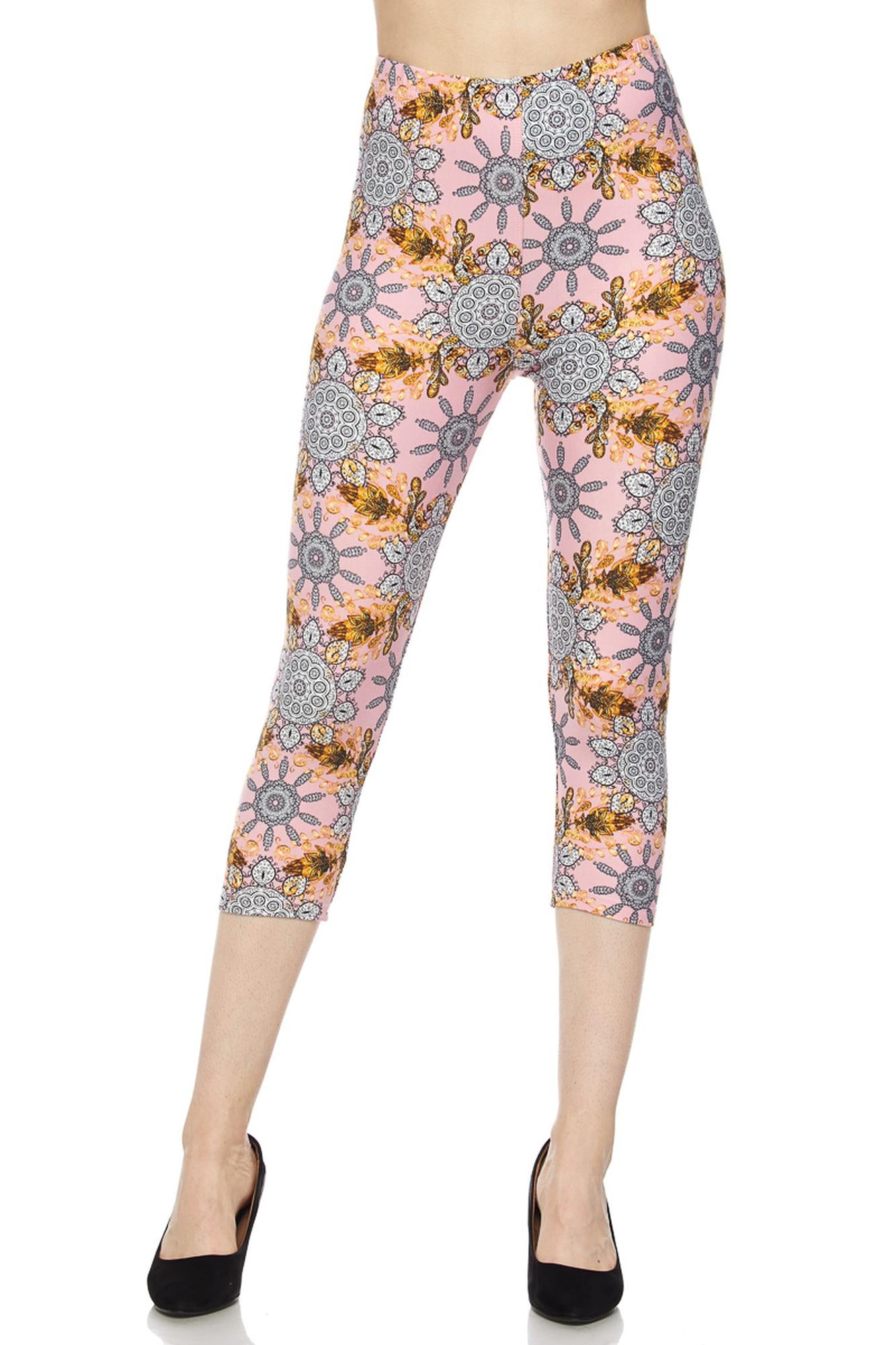 Buttery Soft Gorgeous Pink Motif Capris (One Size Regular,Pink)