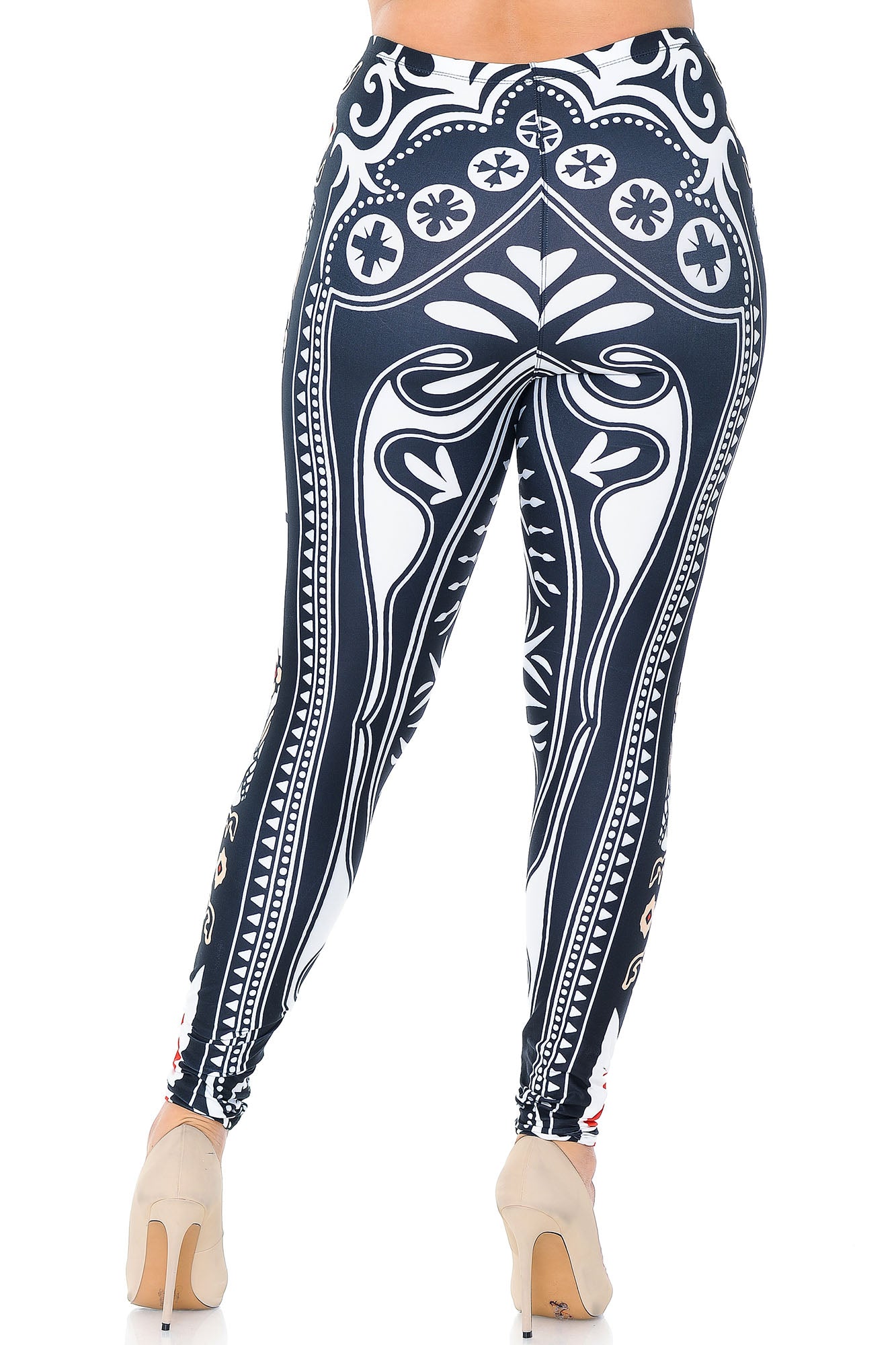 Creamy Soft Queen of Hearts Extra Plus Size Leggings - 3X-5X - USA Fashion (XPlus One Size,Multi Color Bold)