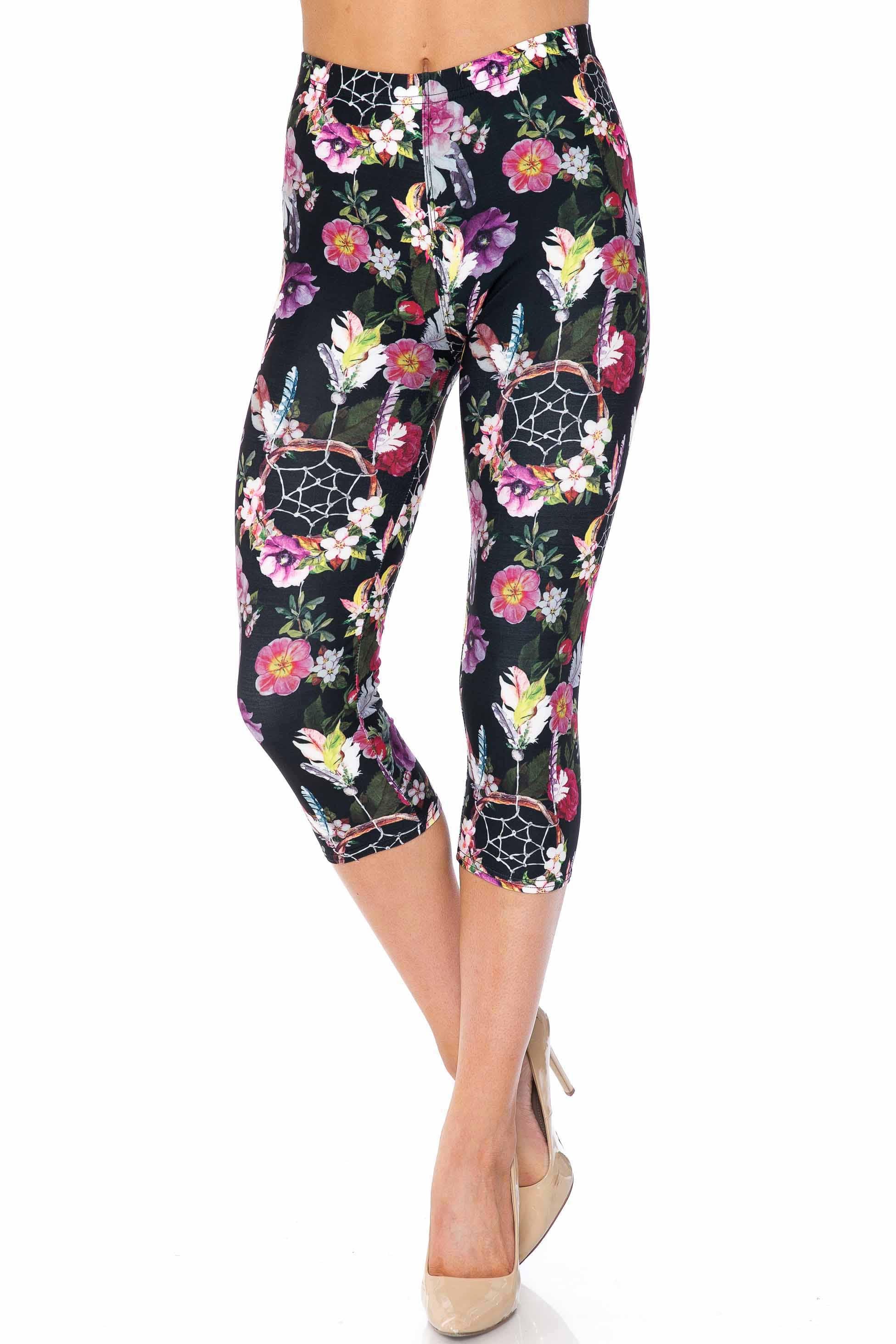 Creamy Soft Floral Dreamcatcher Extra Plus Size Capris - 3X-5X - USA Fashion (XPlus One Size,Black)