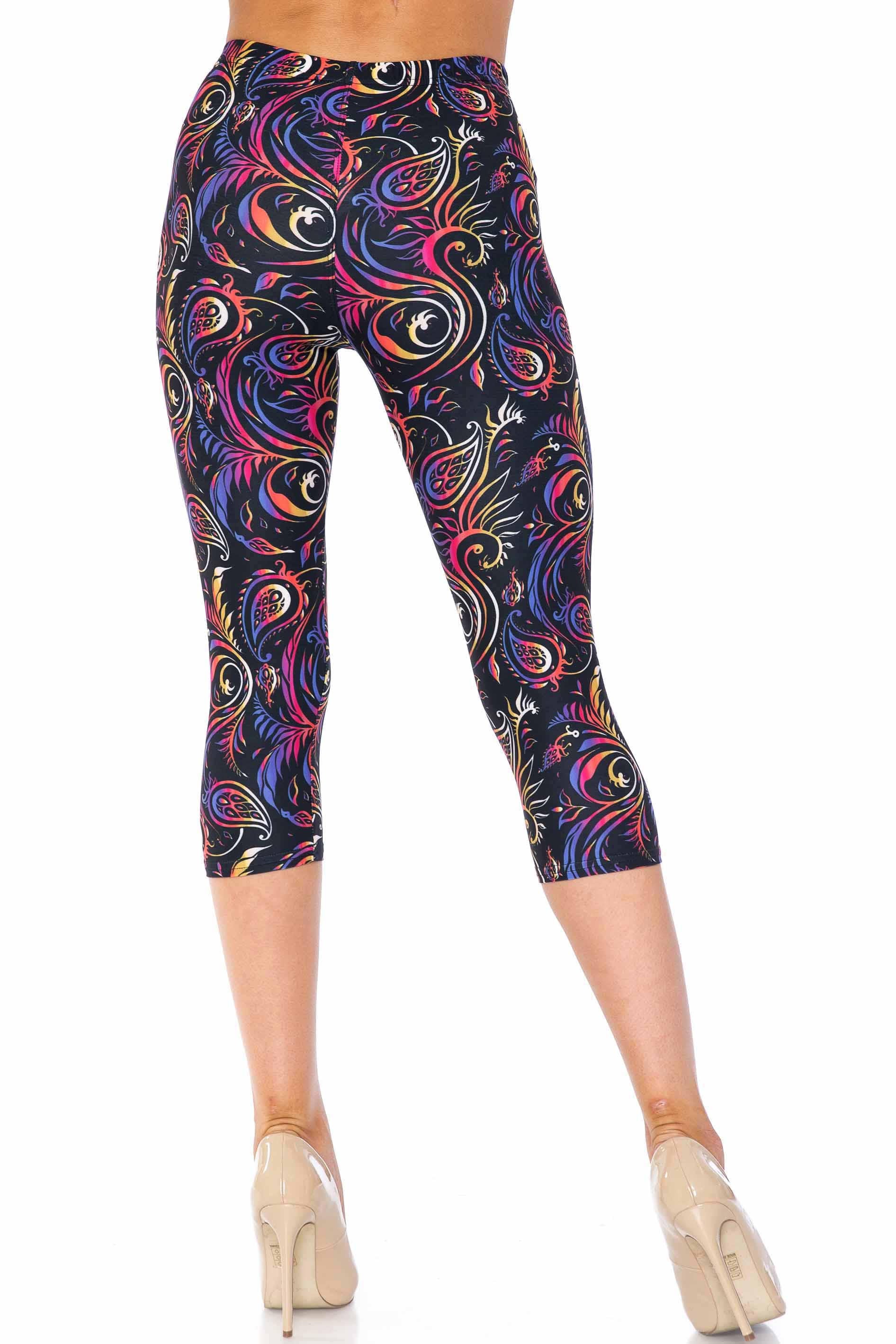 Creamy Soft Ombre Paisley Swirl Extra Plus Size Capris - 3X-5X - USA Fashion (XPlus One Size,Black)