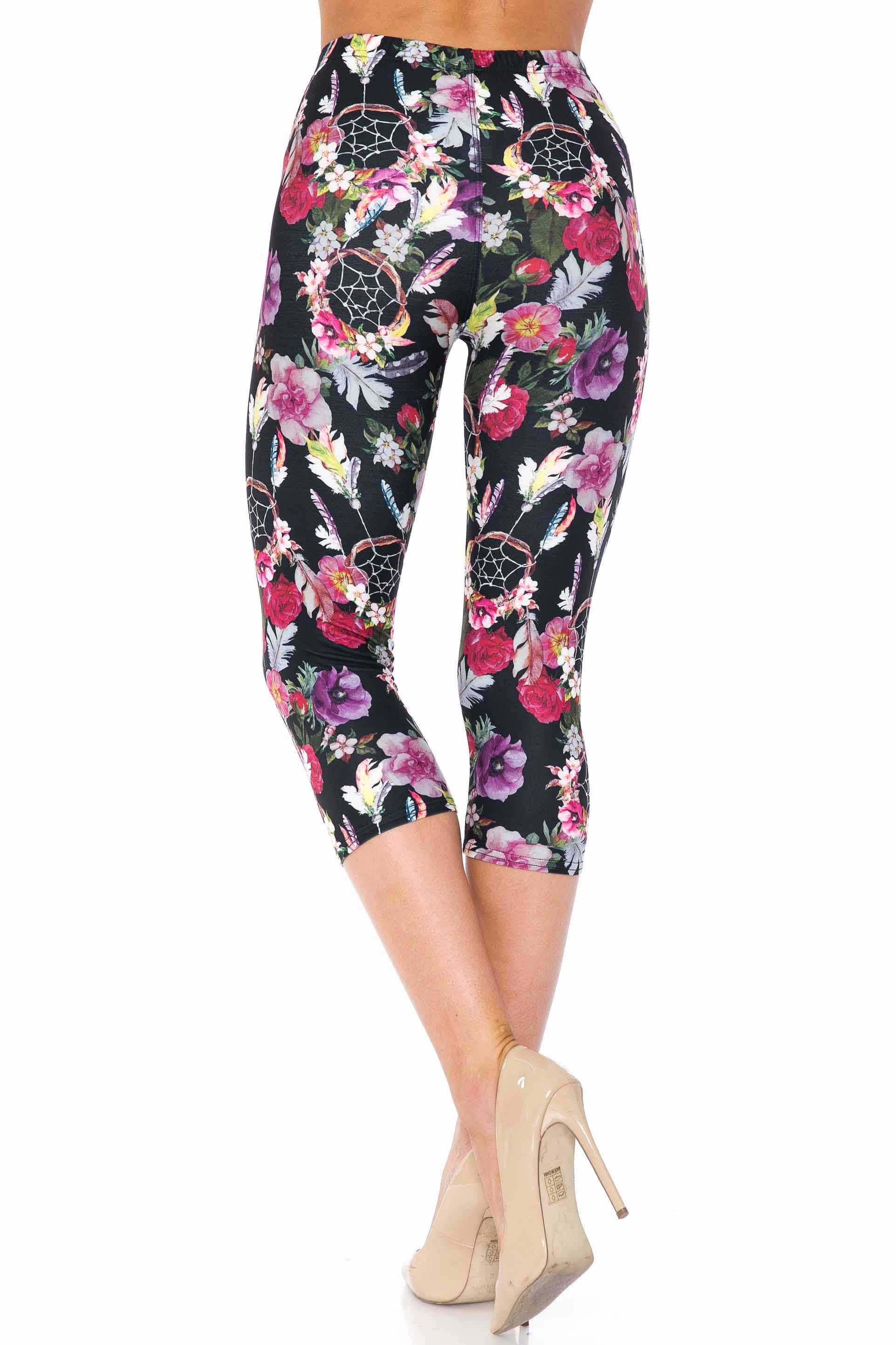 Creamy Soft Floral Dreamcatcher Extra Plus Size Capris - 3X-5X - USA Fashion (XPlus One Size,Black)