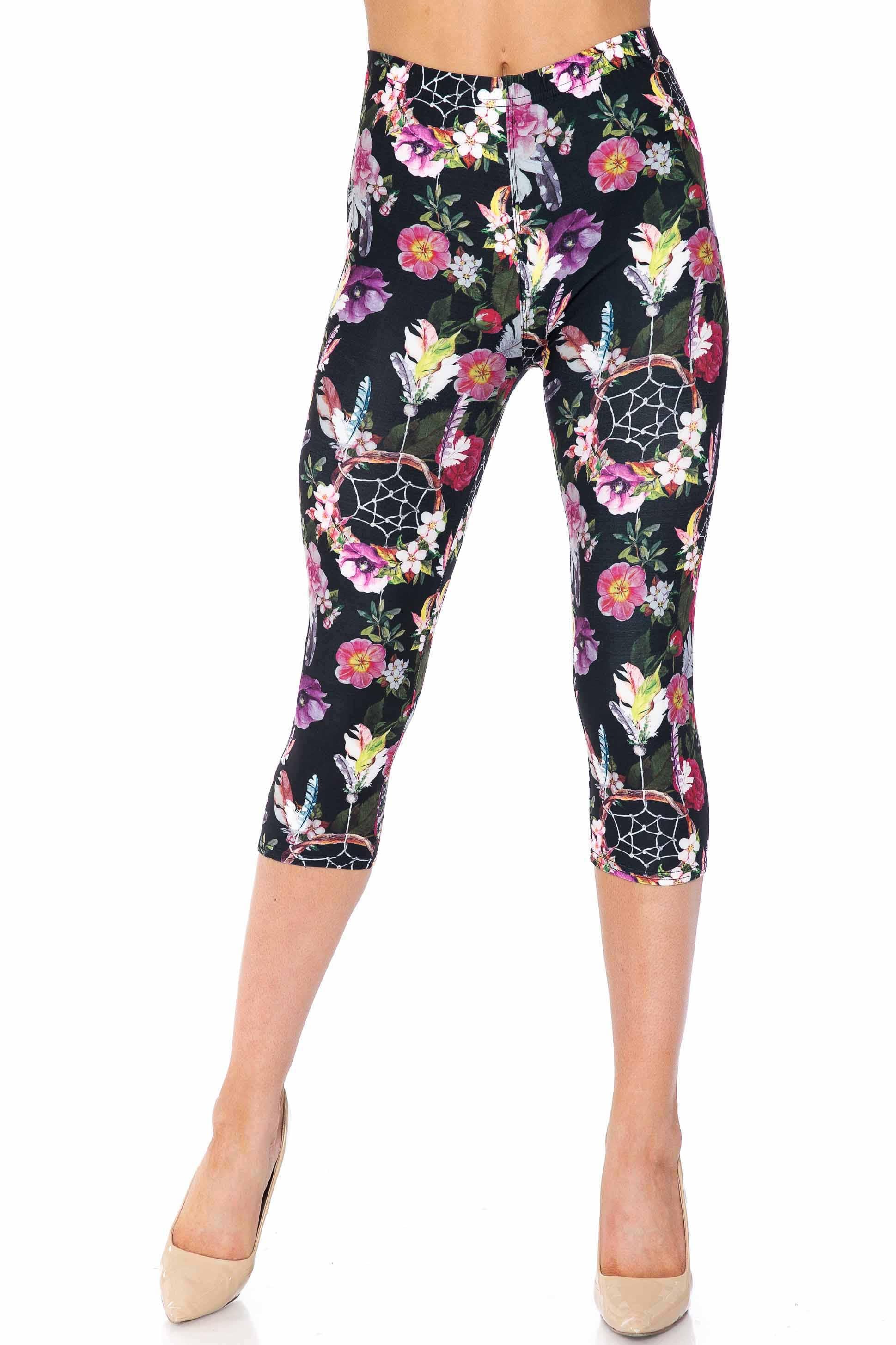 Creamy Soft Floral Dreamcatcher Extra Plus Size Capris - 3X-5X - USA Fashion (XPlus One Size,Black)
